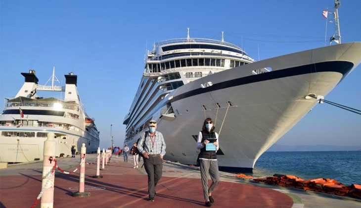 Yeni ay bereketli başladı; 2 büyük gemi Kuşadası'nda