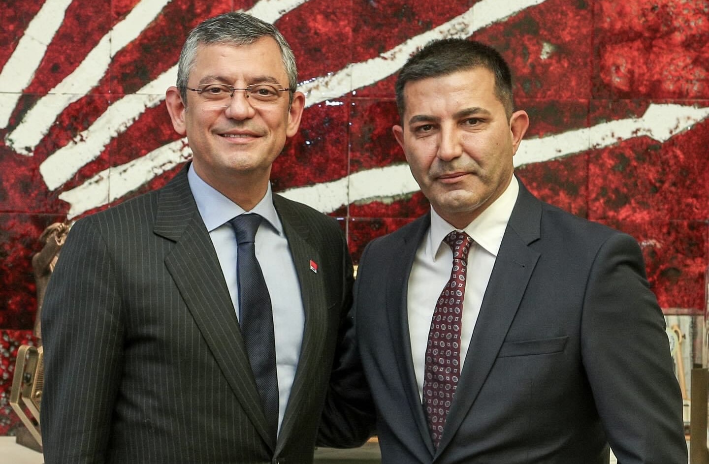 Kuşadası Belediye Başkanı Ömer Günel CHP Genel Başkanı Özgür Özel’i ziyaret etti