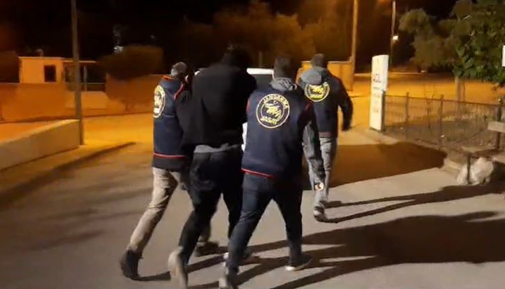110 yılla aranan 13 şüpheli, JASAT’ın Kafes operasyonuyla yakalandı
