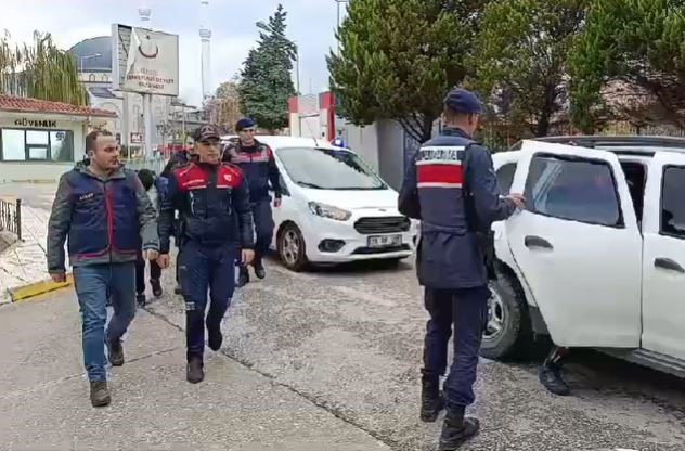 110 yılla aranan 13 şüpheli, JASAT’ın Kafes operasyonuyla yakalandı