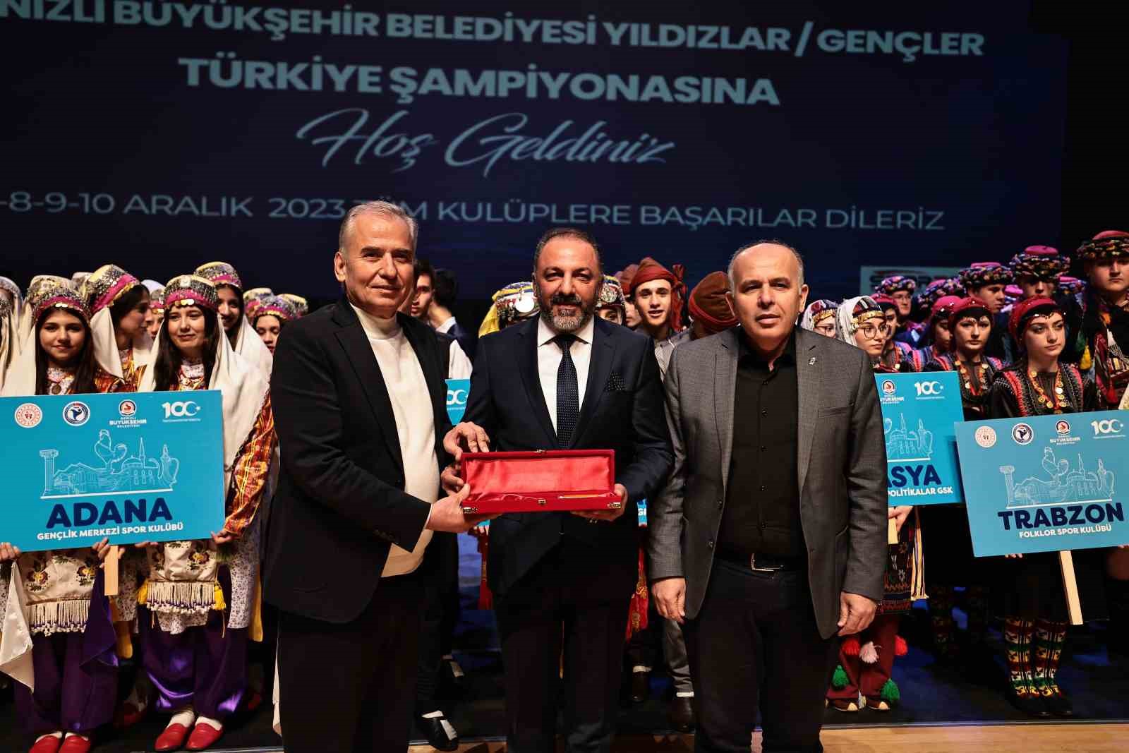 Kültürel renkler Denizli’de buluştu