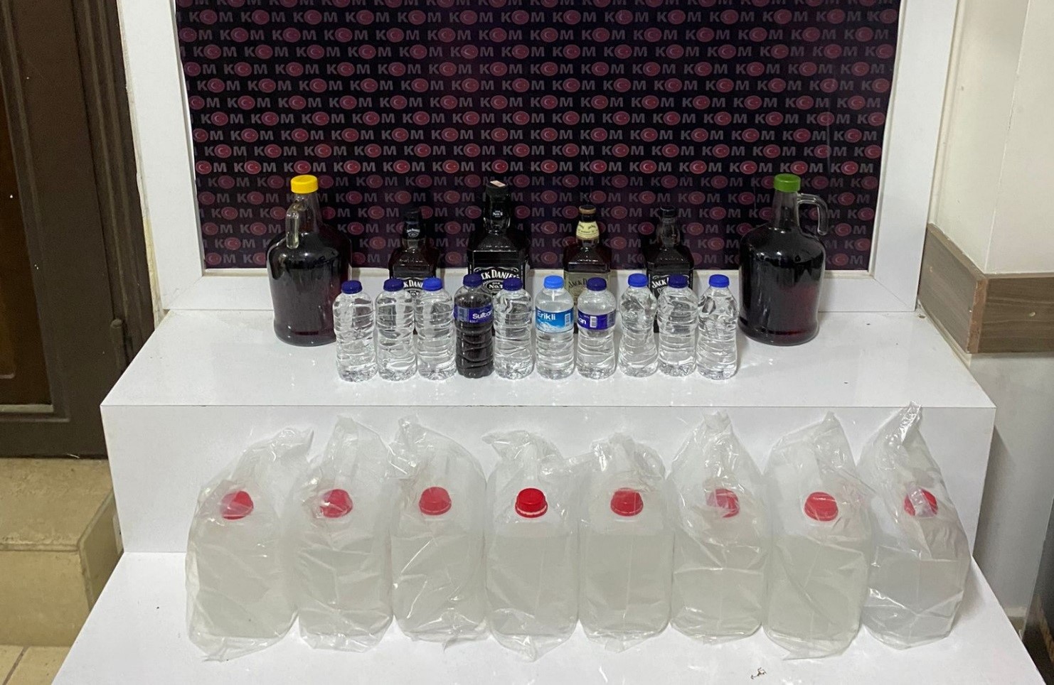 İş yerinde sahte alkol ele geçirildi