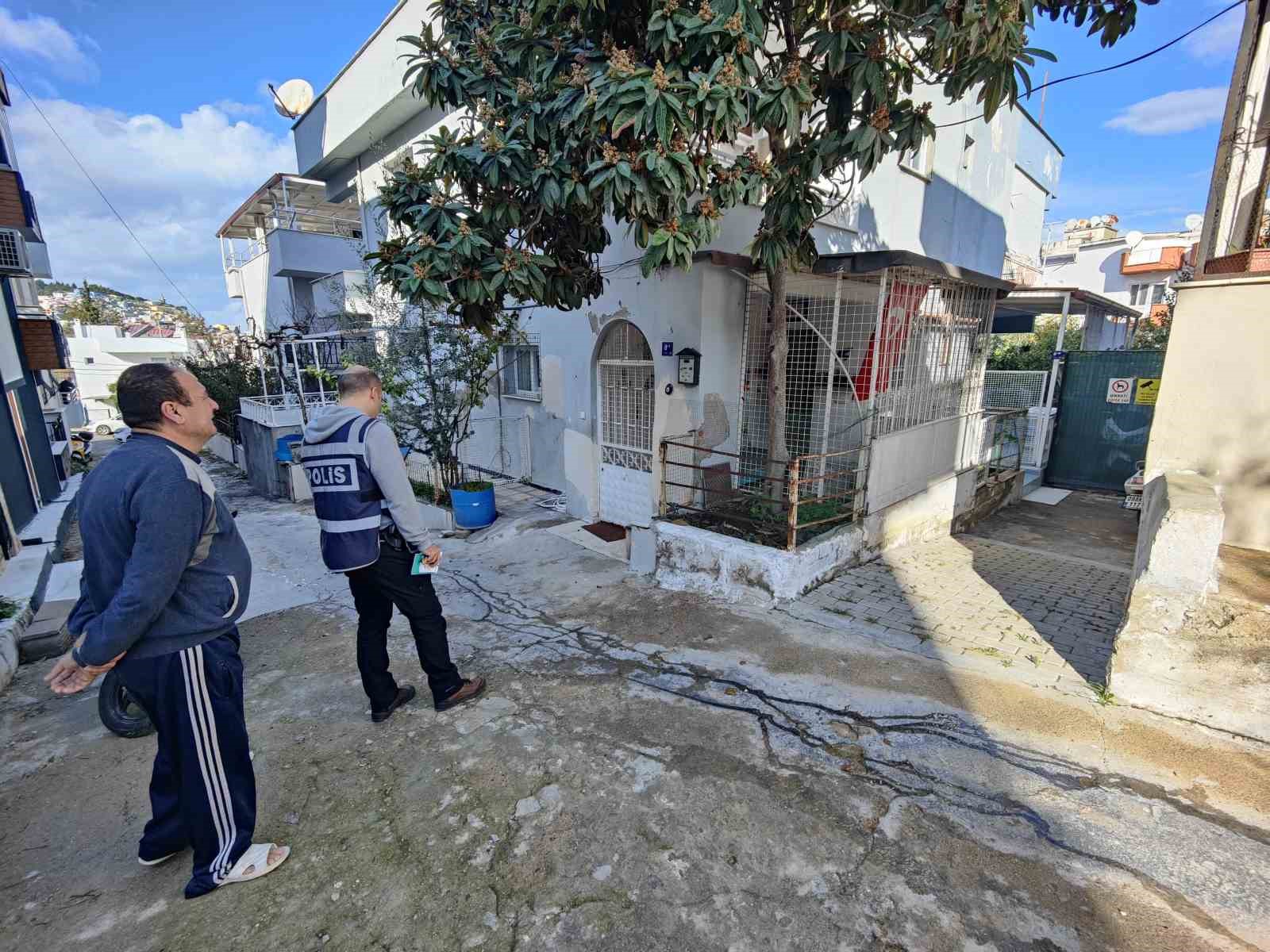 Köpeğini gezdiren kadına pitbull saldırdı