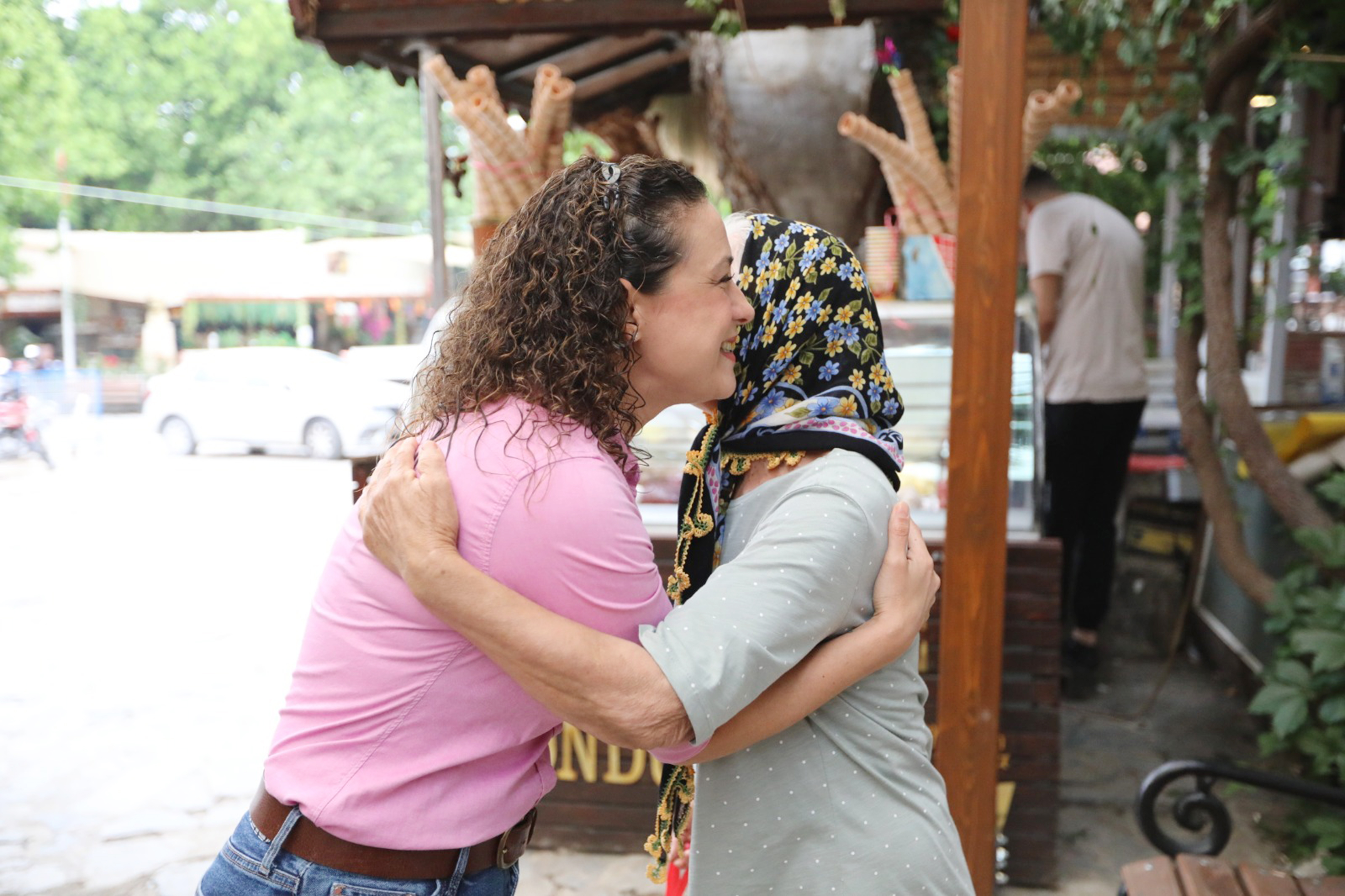 Efes Selçuk Belediyesi'nden 5 yılda 26 bin sosyal yardım