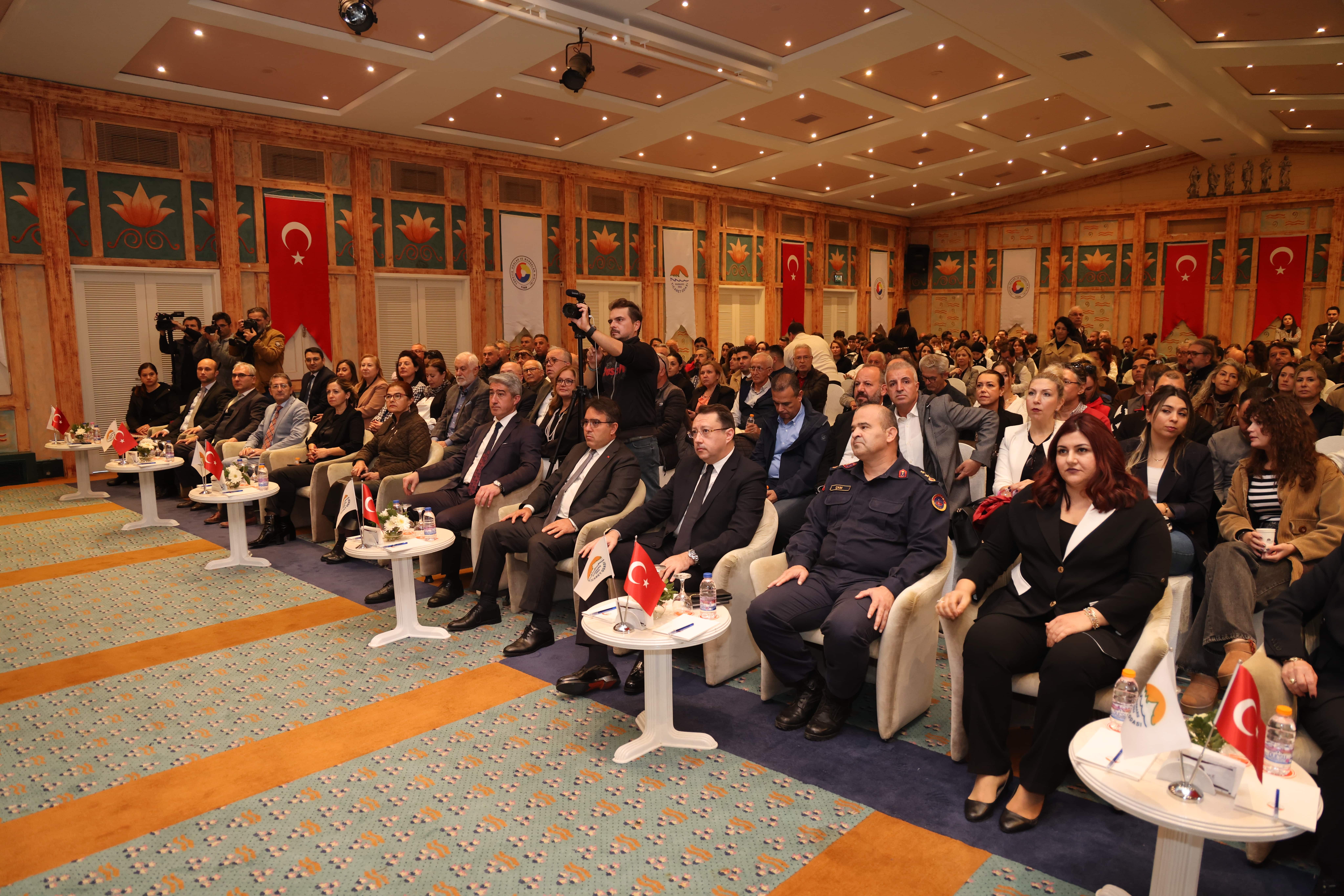 Denizlerimiz için el ele vermeliyiz