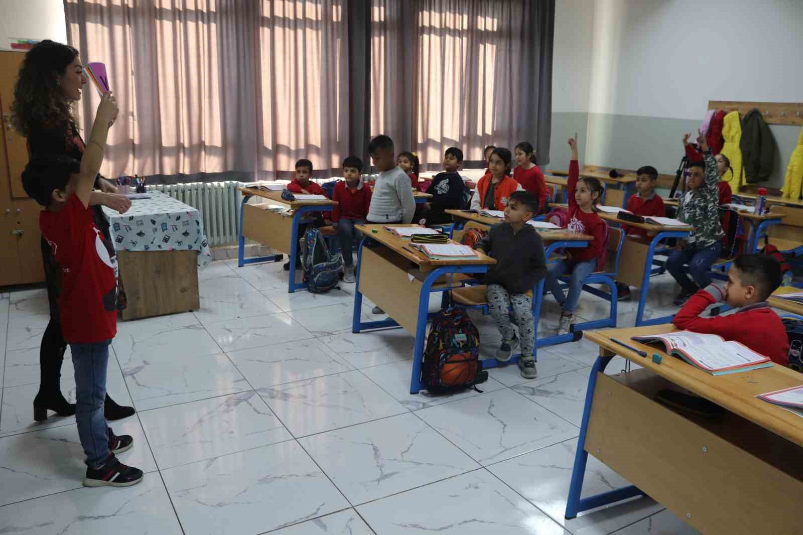 ‘Dilimizin Zenginlikleri’ projesi İzmir’de hayat buldu