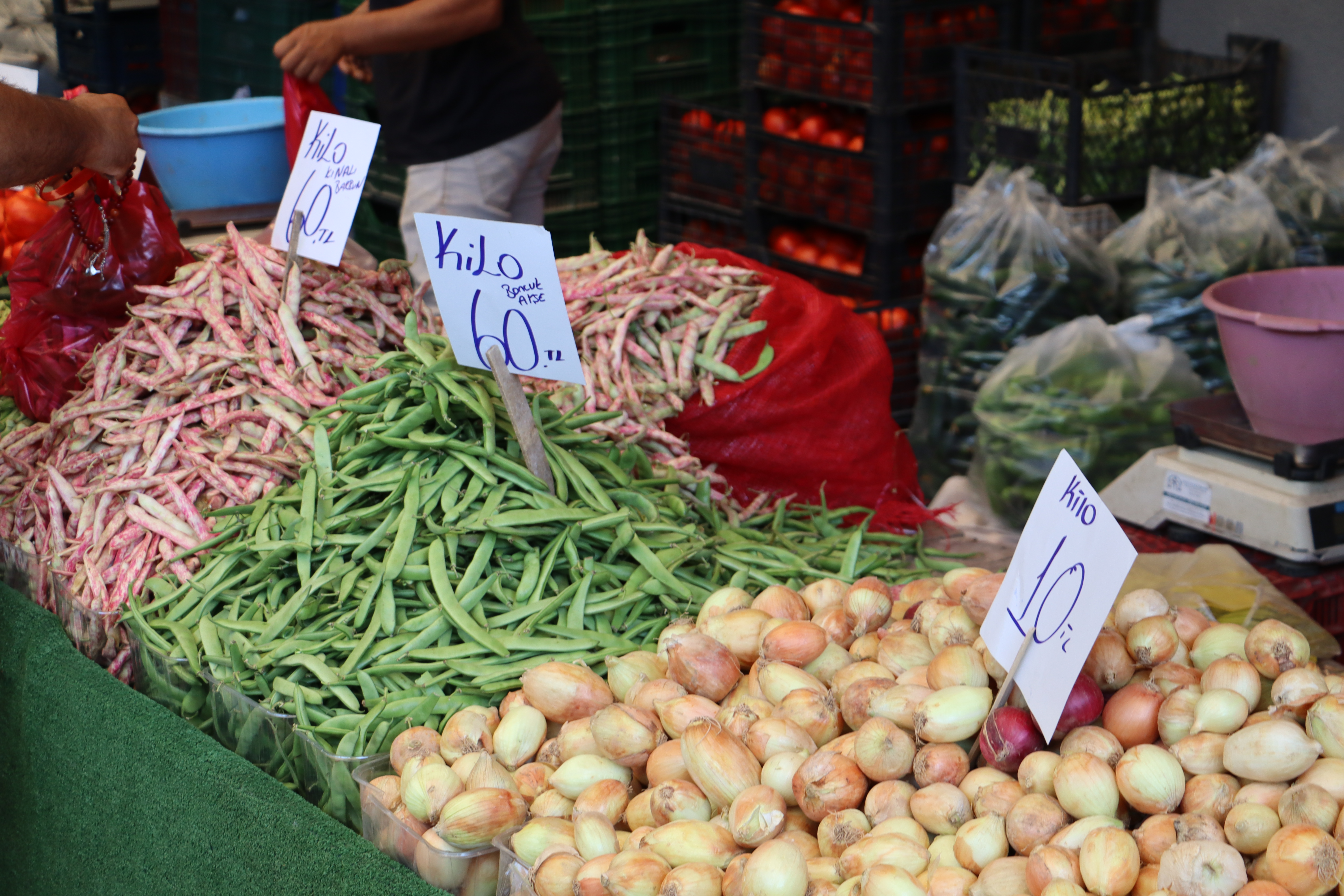 Yılın son Cuma pazarında fiyatlar nasıl?