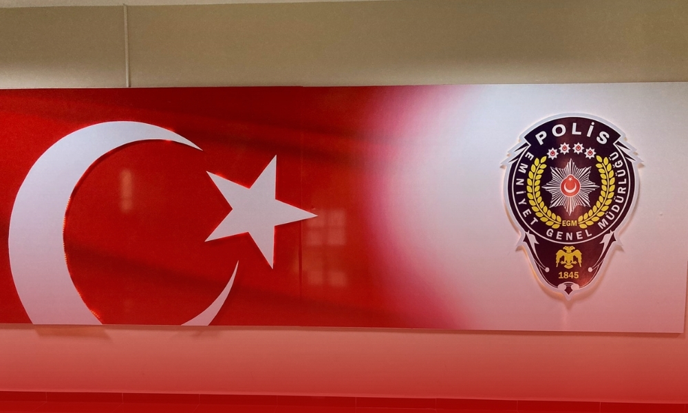 Narkotik ekipleri uyuşturucuya geçit vermiyor!