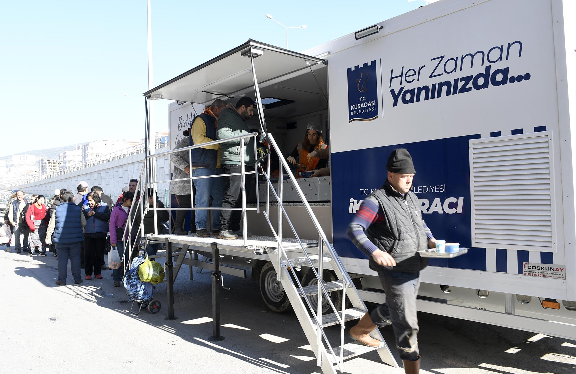 Haftanın 4 günü mobil ikram aracı sahada