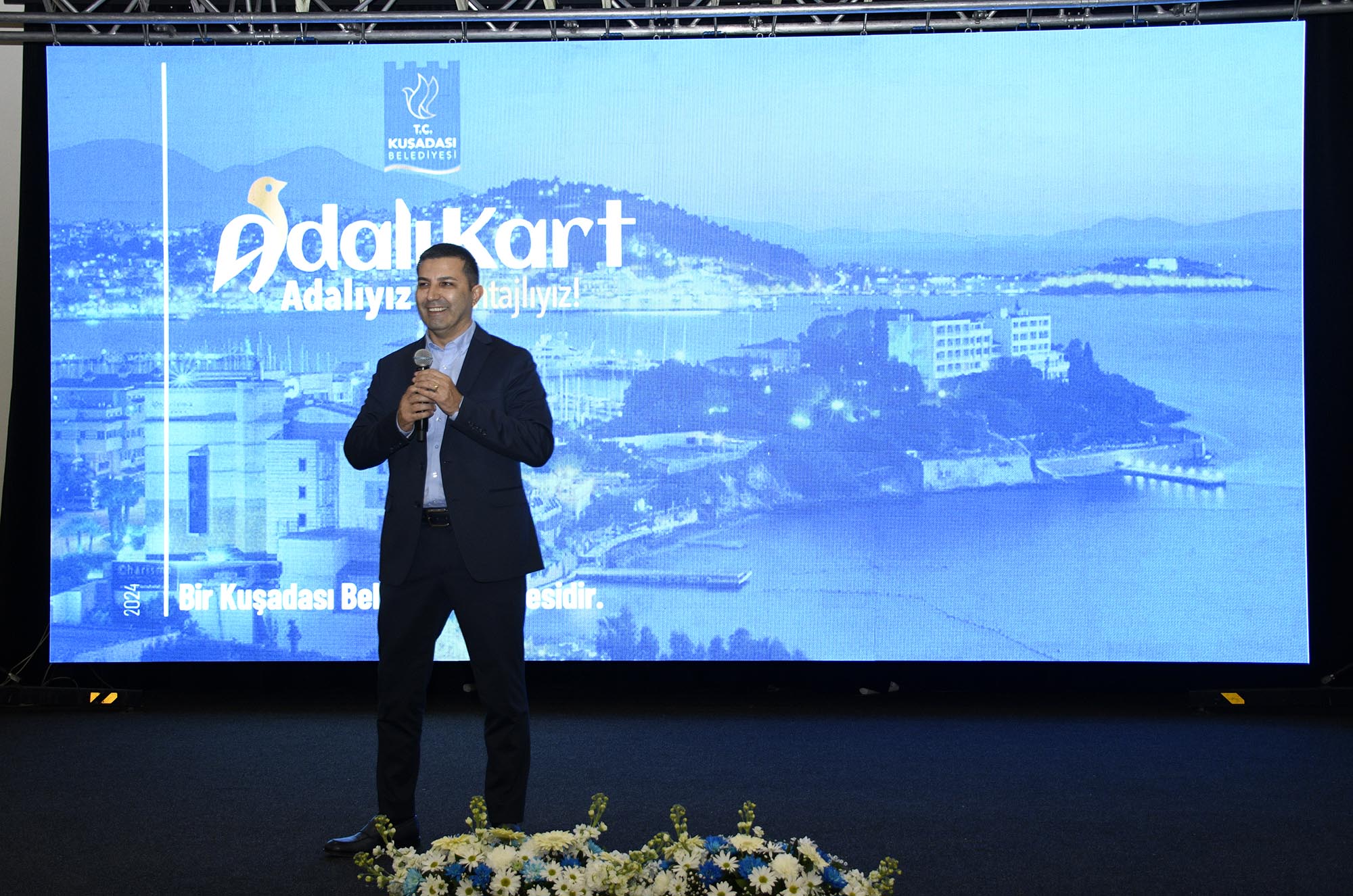 Kuşadası’nda ‘Adalı Kart’ dönemi başladı