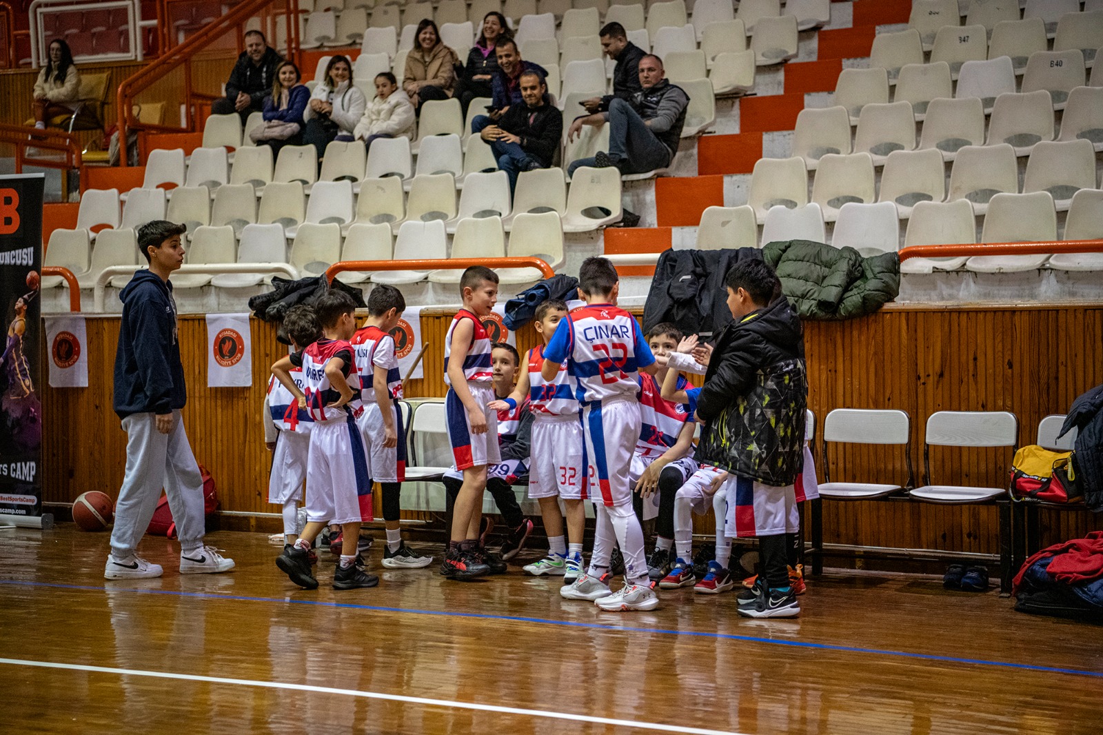 Kuşadası 4 bin 500 sporcuyu ağırladı