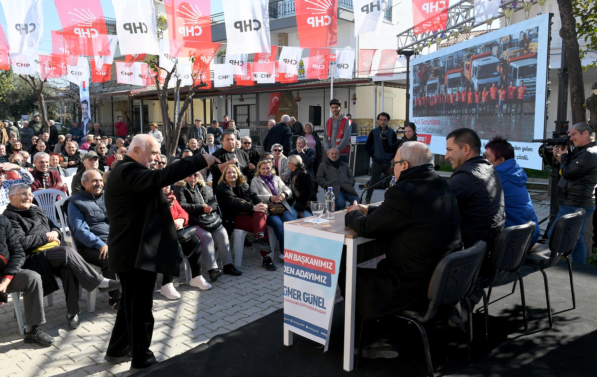 Başkan Ömer Günel Karaova Mahallesi sakinleriyle bir araya geldi