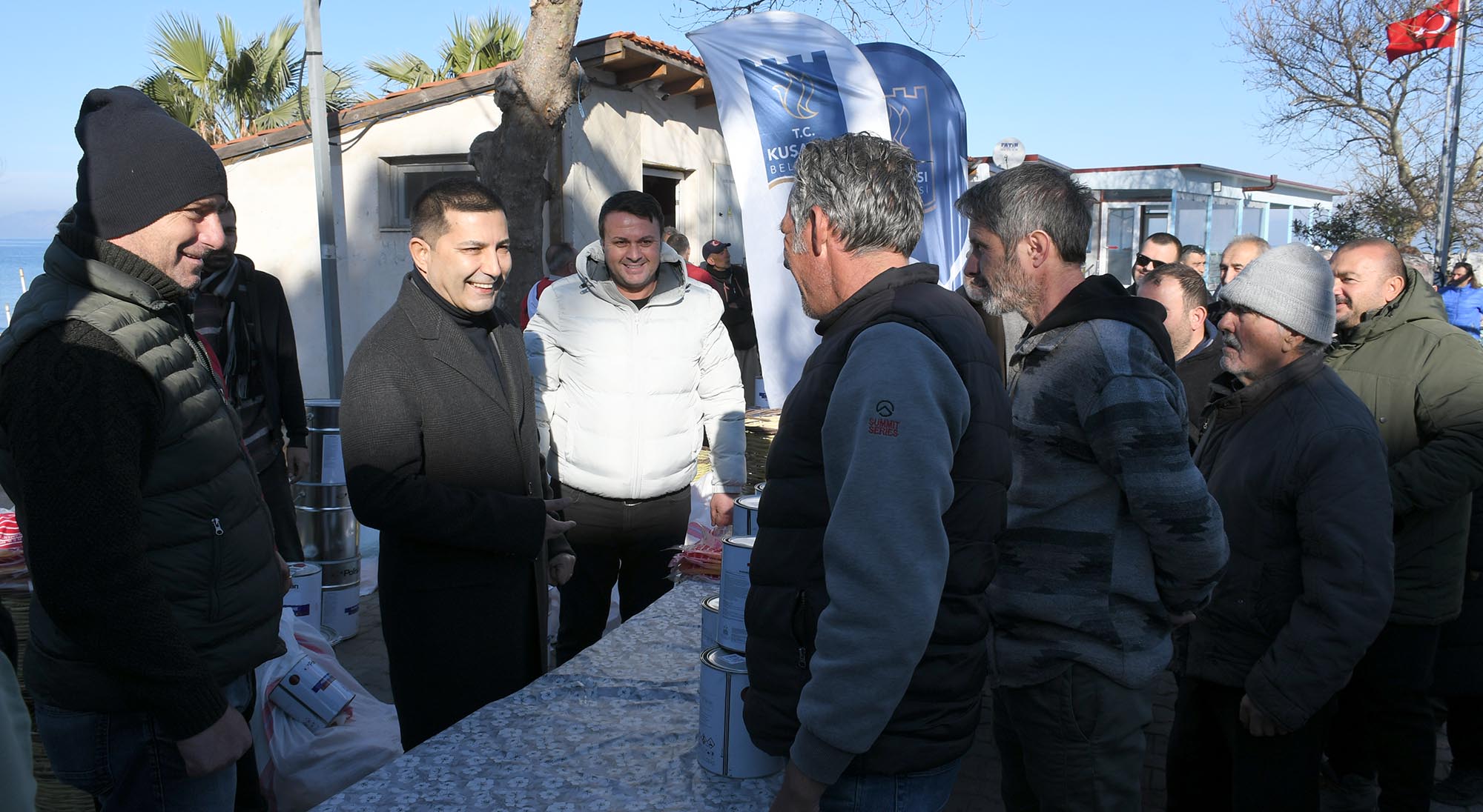 Başkan Ömer Günel'den balıkçı esnafına destek