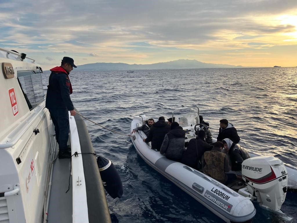 Bodrum’da 22 düzensiz göçmen kurtarıldı