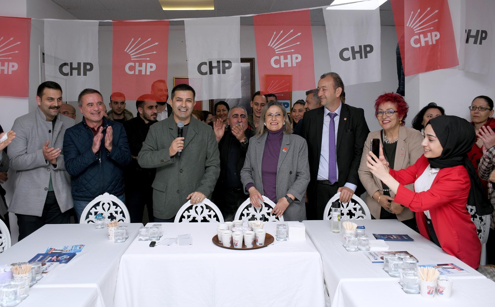 Kuşadası Belediye Başkanı seçim çalışmalarına devam ediyor