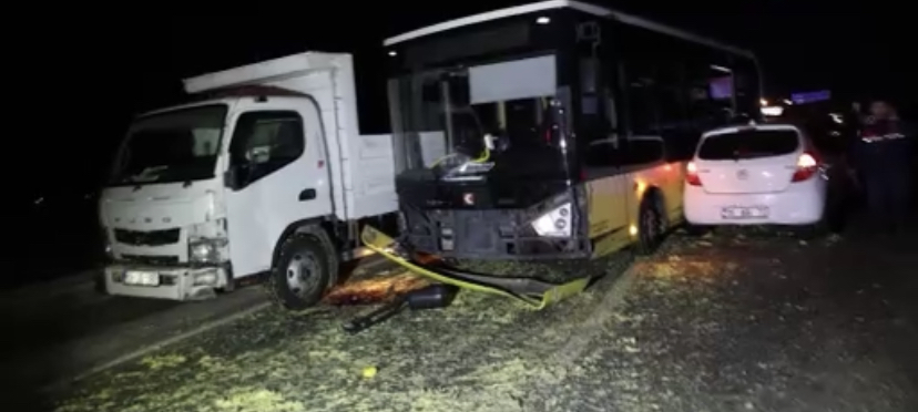 Yola dökülen limon posası karayolunu savaş alanına çevirdi