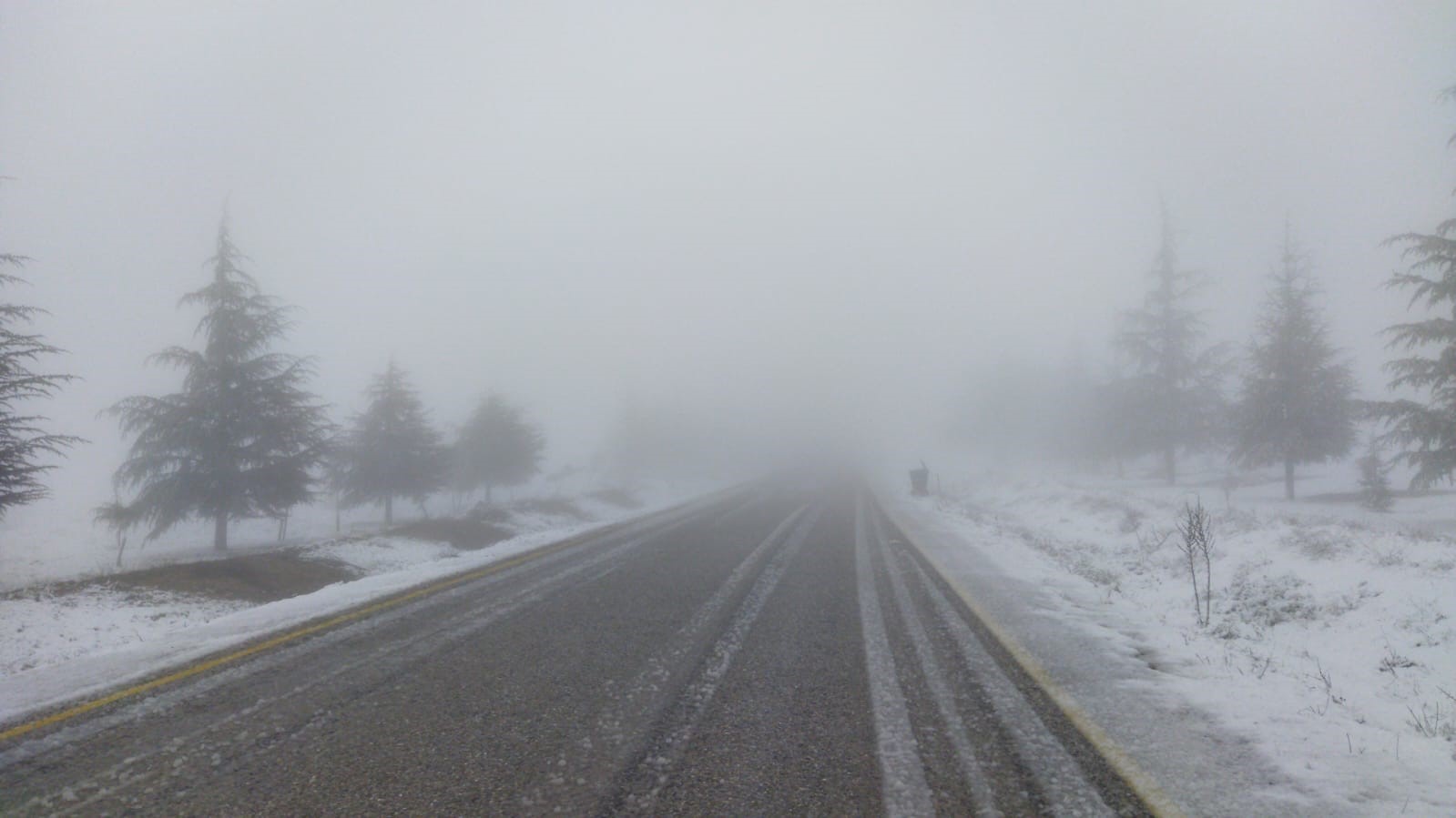 Denizli'nin yüksek kesimlerine kar yağdı!