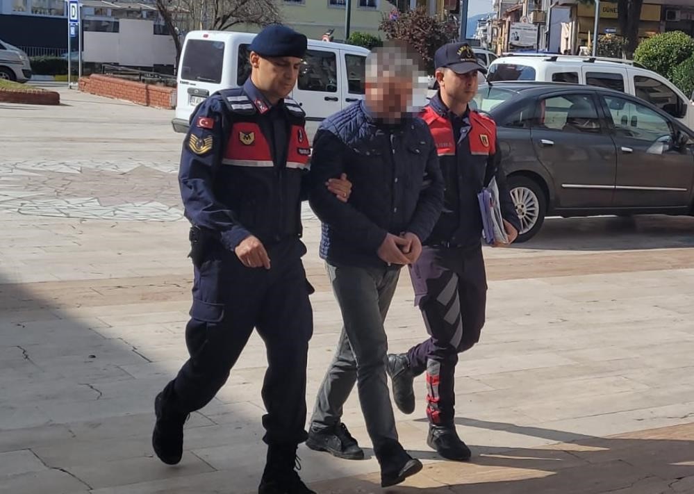 Zincirleme trafik kazasına sebebiyet veren kamyon şoförü tutuklandı