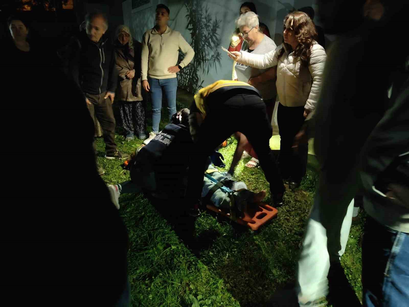 Meyve almak için çıktığı balkondan düştü