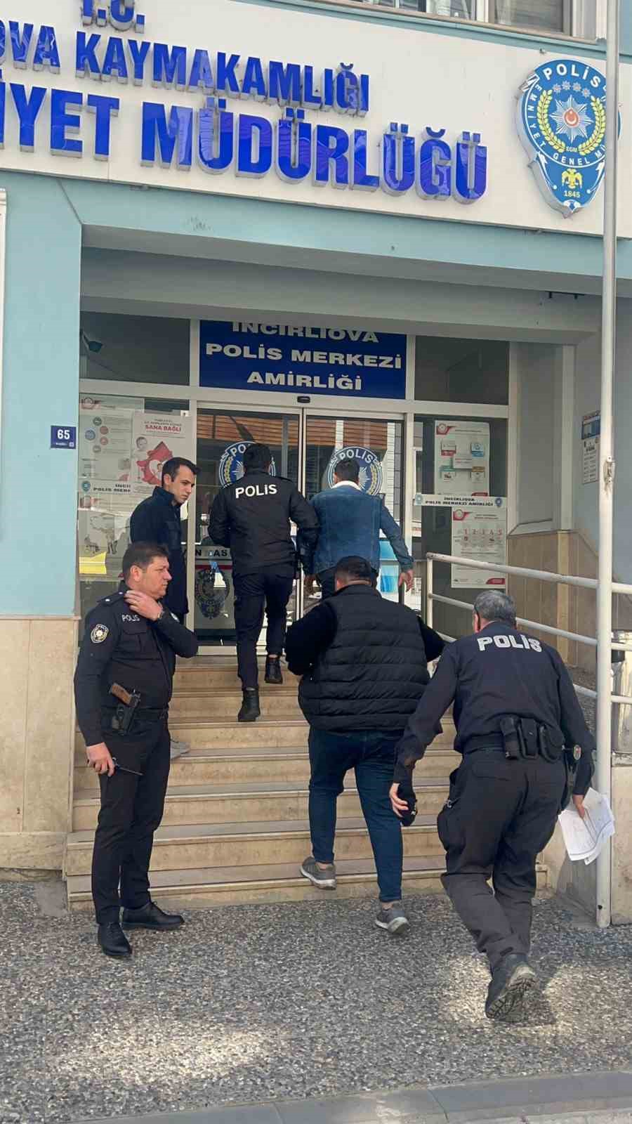 Şüpheliler İncirliova polisine yakalandılar