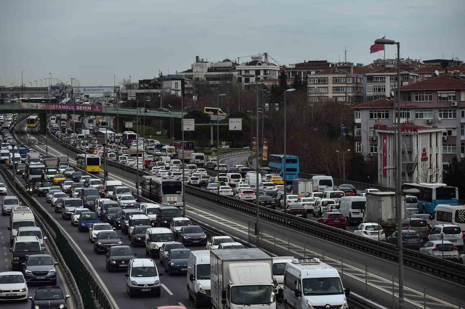 Ocak ayı sonu itibarıyla trafiğe kayıtlı araç sayısı belli oldu