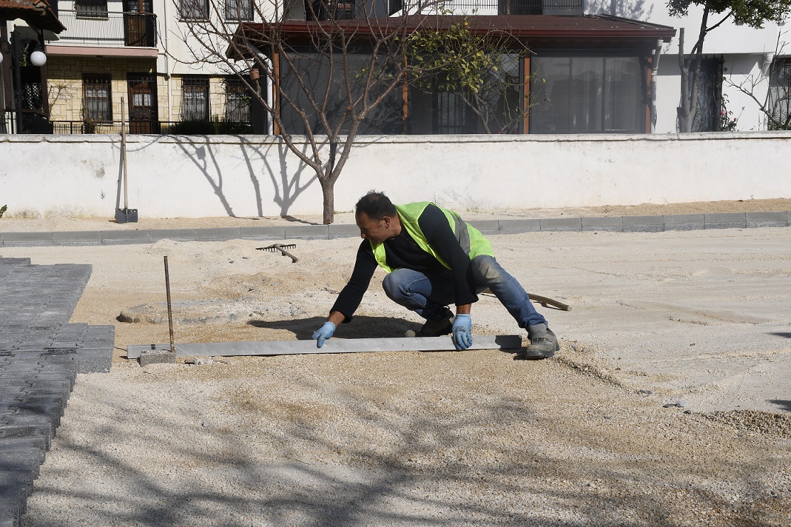 Kadınlar Denizi Mahallesi yeni yollarına kavuşuyor