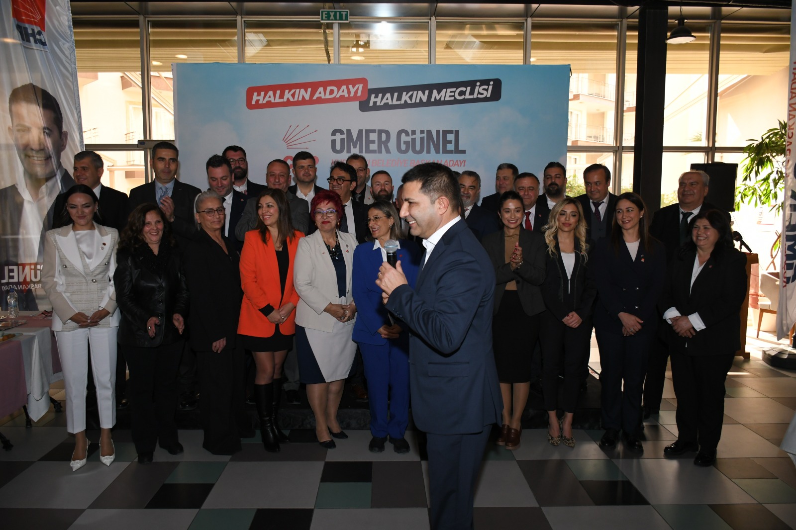 Kuşadası'nda CHP belediye meclis üyesi adayları tanıtıldı