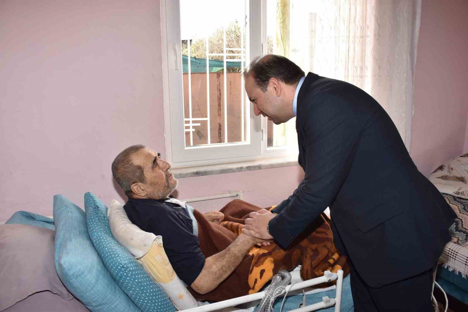 Evde sağlık hizmeti alan vatandaşlar yalnız bırakılmıyor