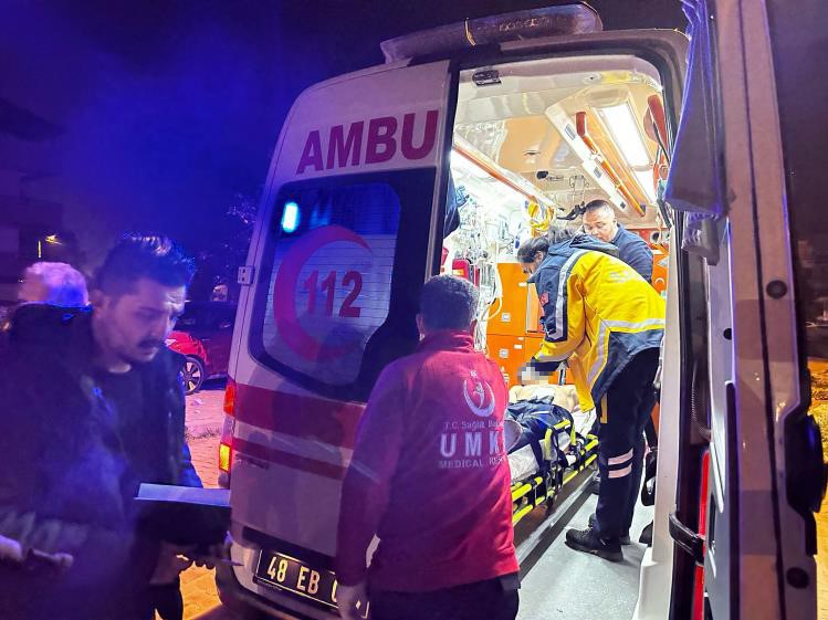 Bıçaklı kavgada 16 yaşındaki genç yaralandı