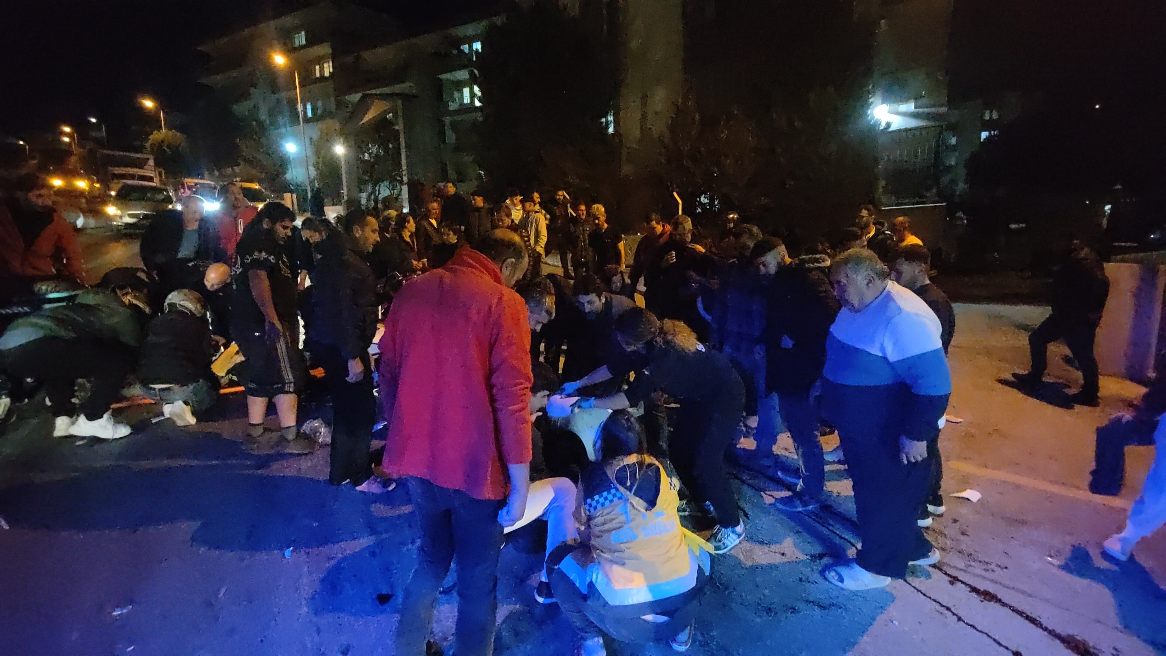 İki motosiklet kafa kafaya çarpıştı: 1’i ağır 3 yaralı