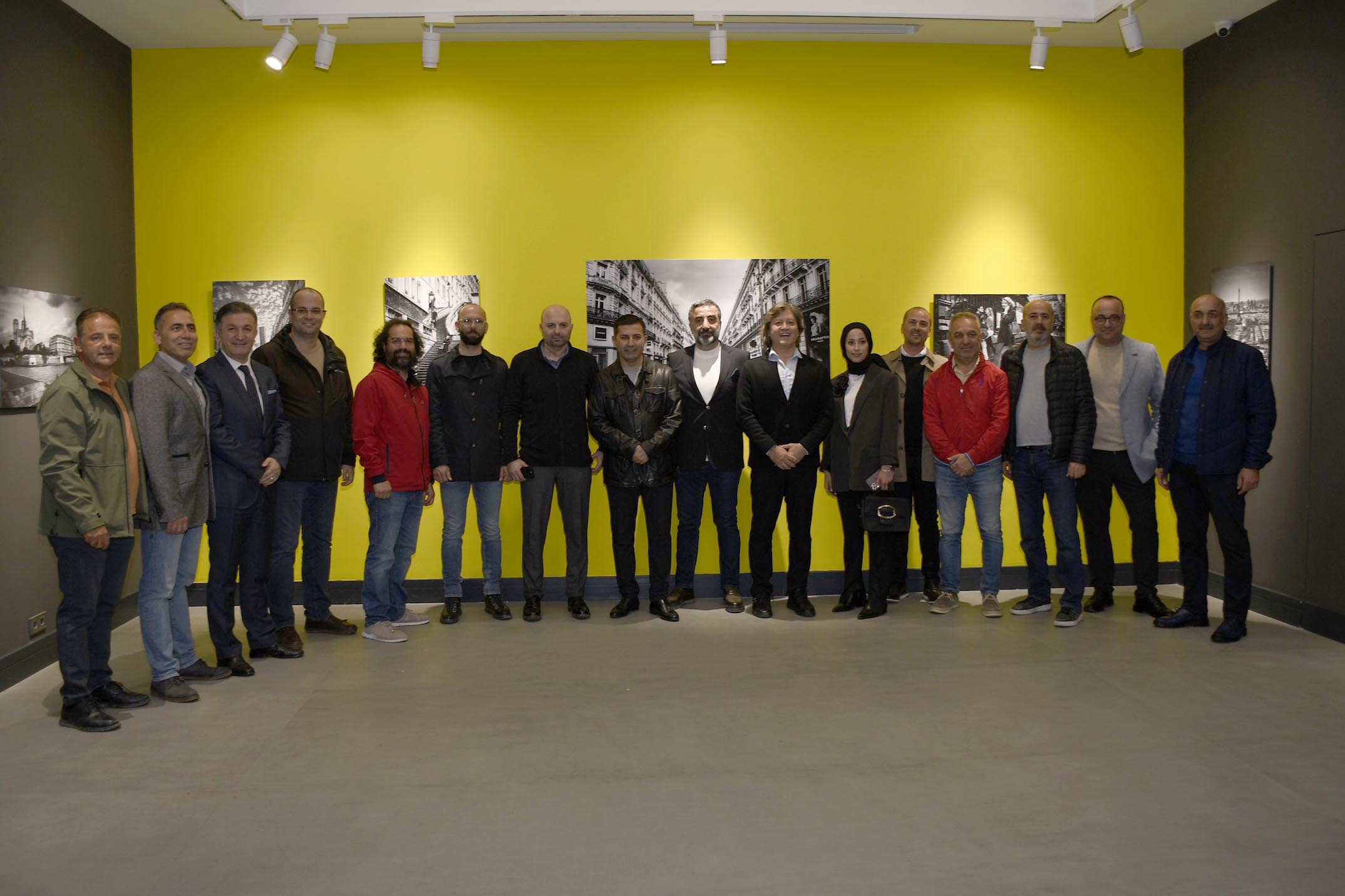 Kuşadası, ‘Paris Yalnızlığı’ isimli sergiye ev sahibi oldu