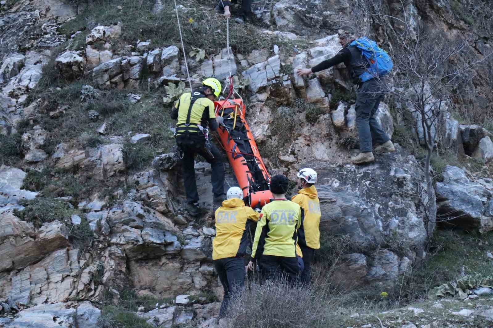 Kayıp posta çalışanı ölü bulundu