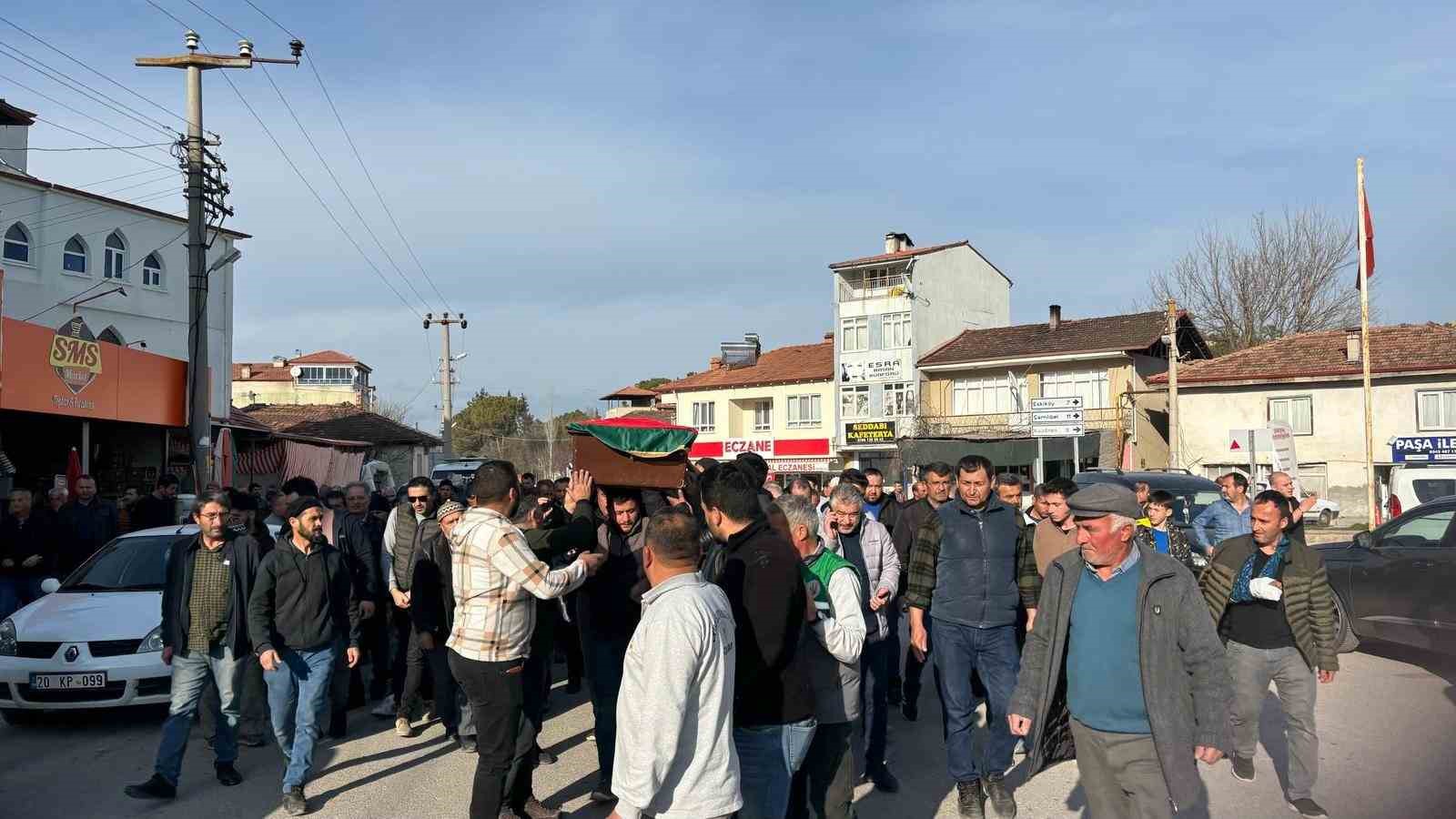 İkinci kez hastaneye giderken ölen kızın cenazesi toprağa verildi