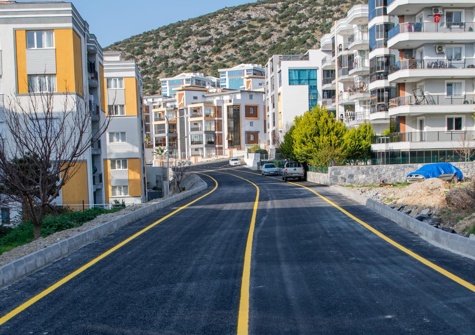 Kuşadası Belediyesi’nin yol çalışmaları memnuniyetle karşılandı