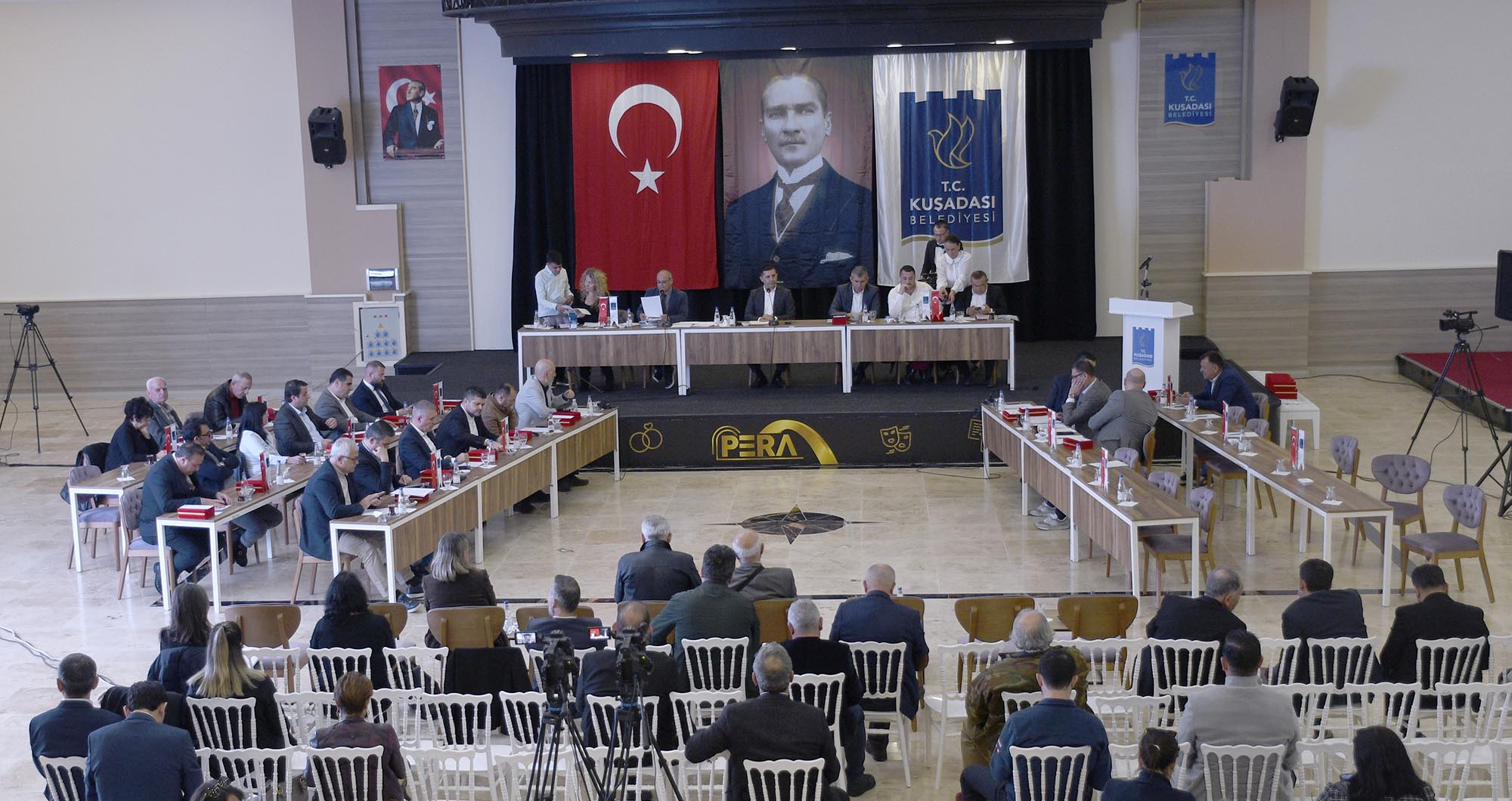 Kuşadası Belediyesi’nden arıcılara malzeme desteği geliyor