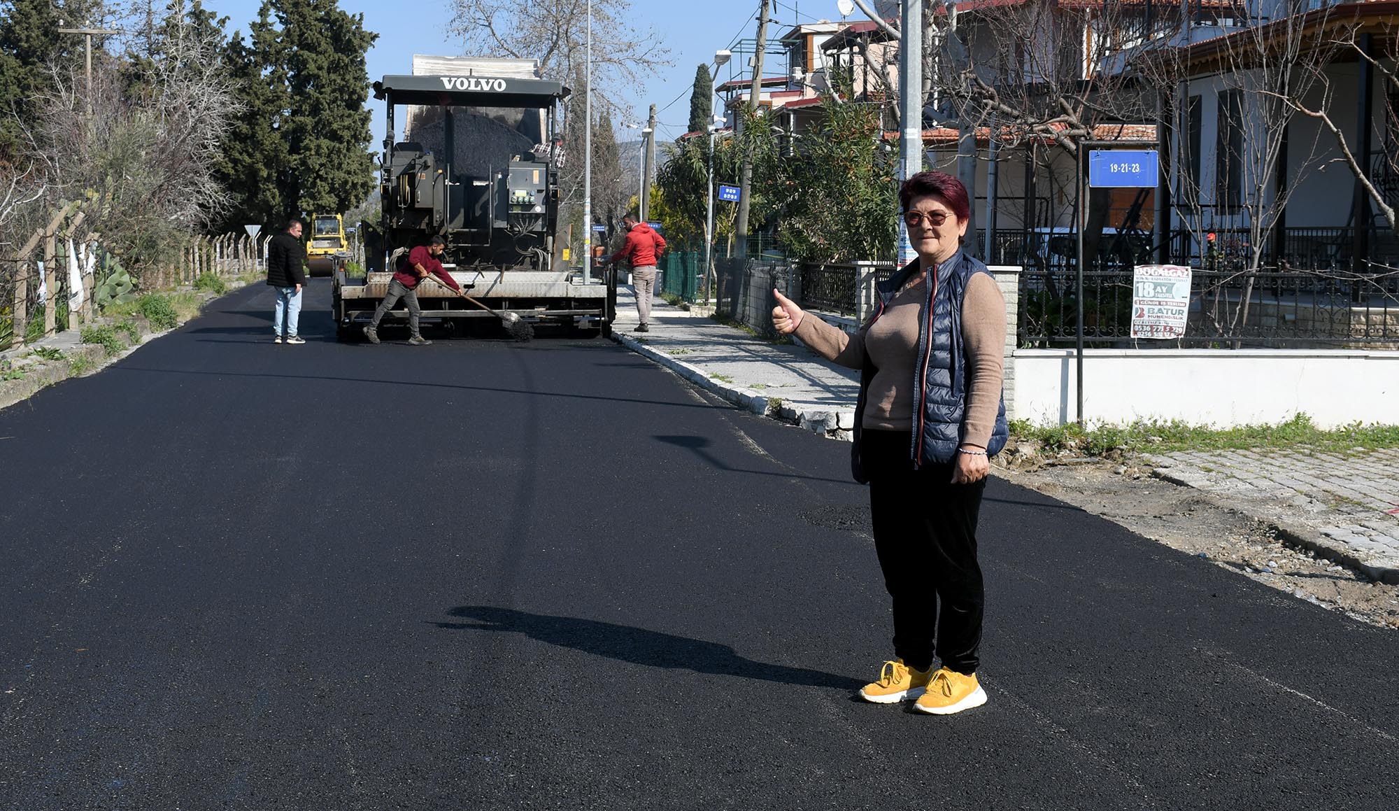 Kuşadası'nda Hizmet Yol Eyledi