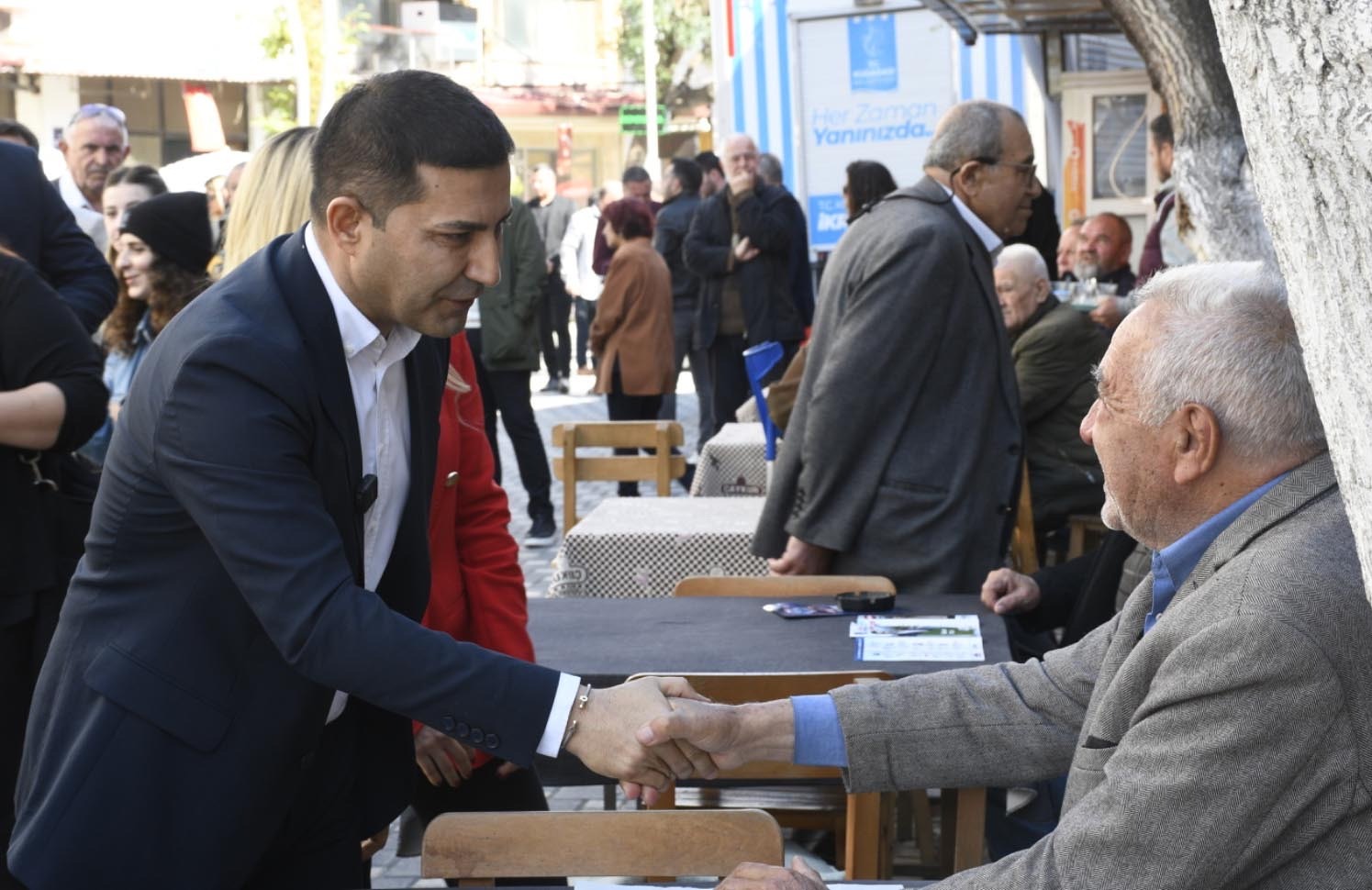 Güzelçamlı Mahallesi’nden Başkan Ömer Günel’e övgü dolu sözler!