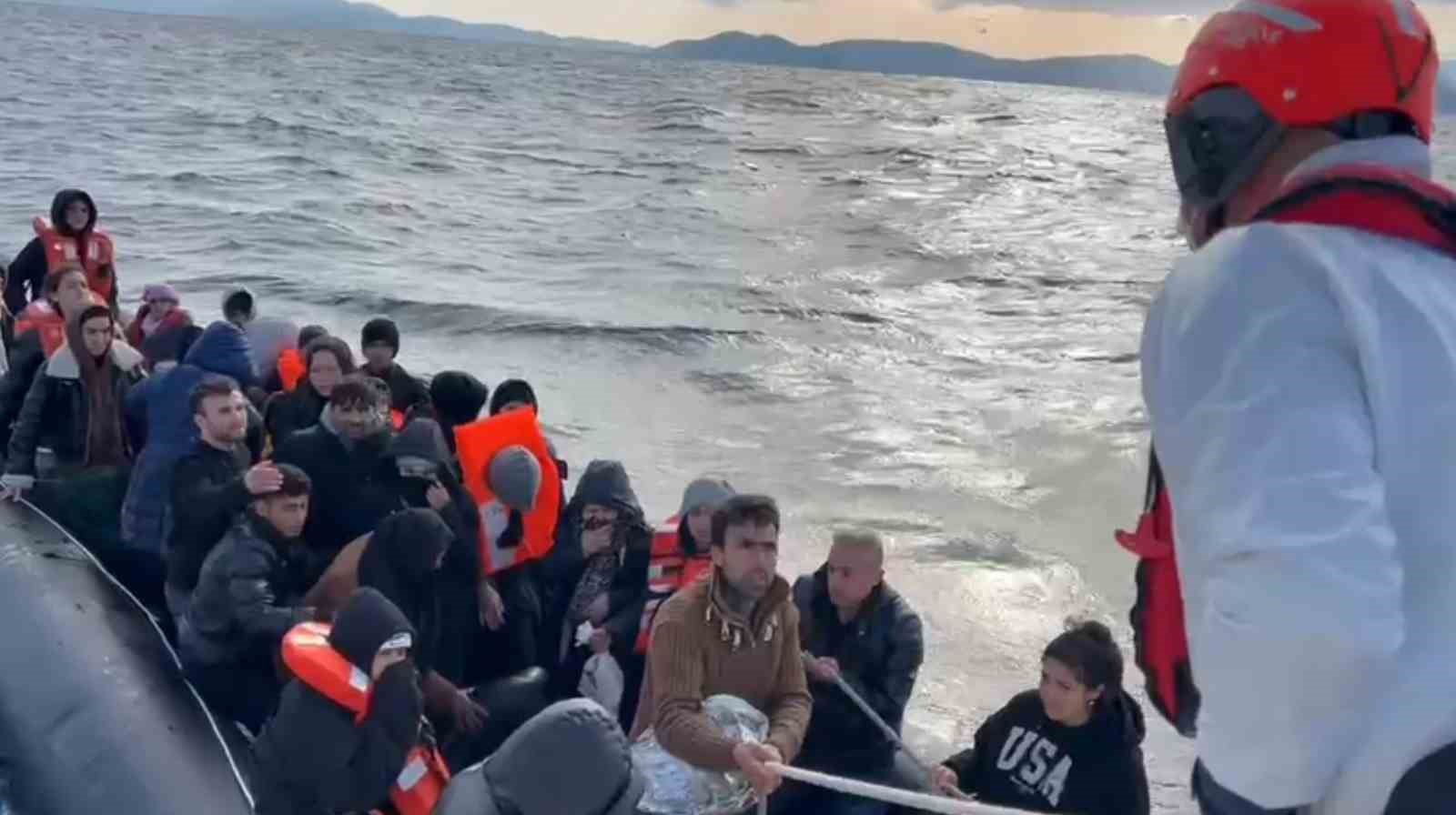 Kuşadası'nda 23 düzensiz göçmen kurtarıldı