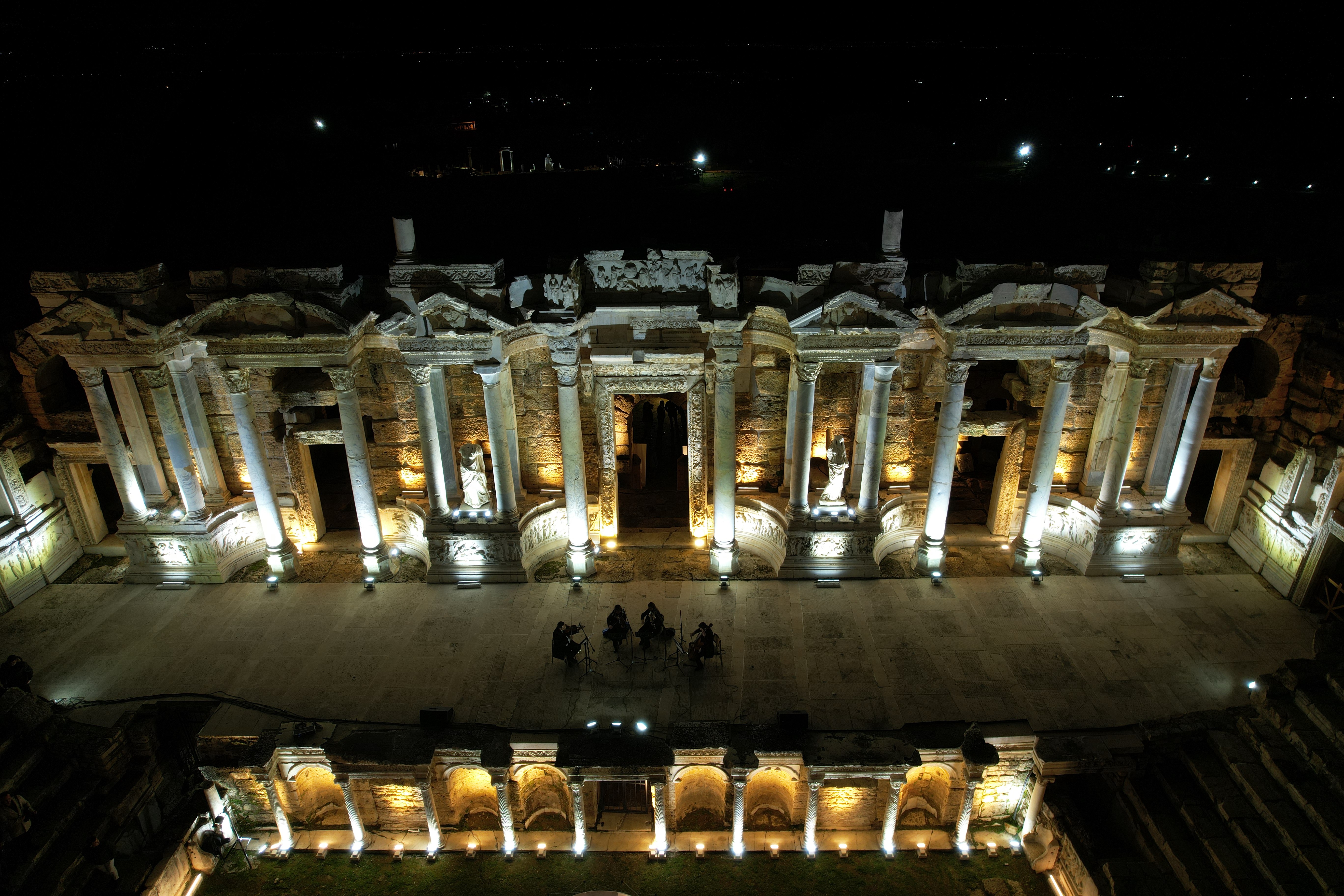 DENİZLİ’DE HİERAPOLİS IŞIL IŞIL