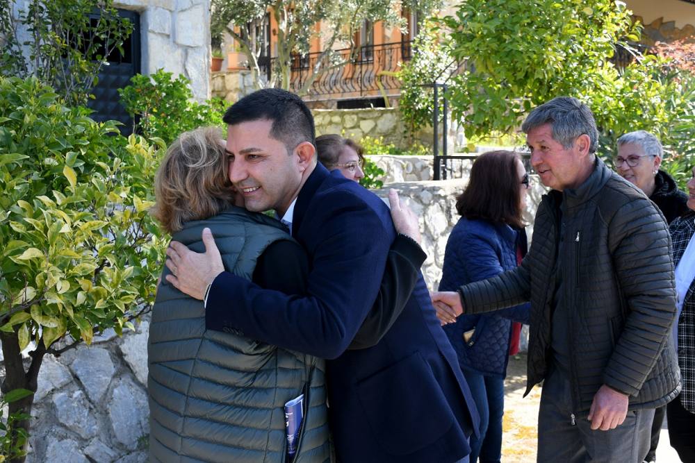 Soğucak Mahallesi'nde Başkan Ömer Günel'e Sıcak Karşılama