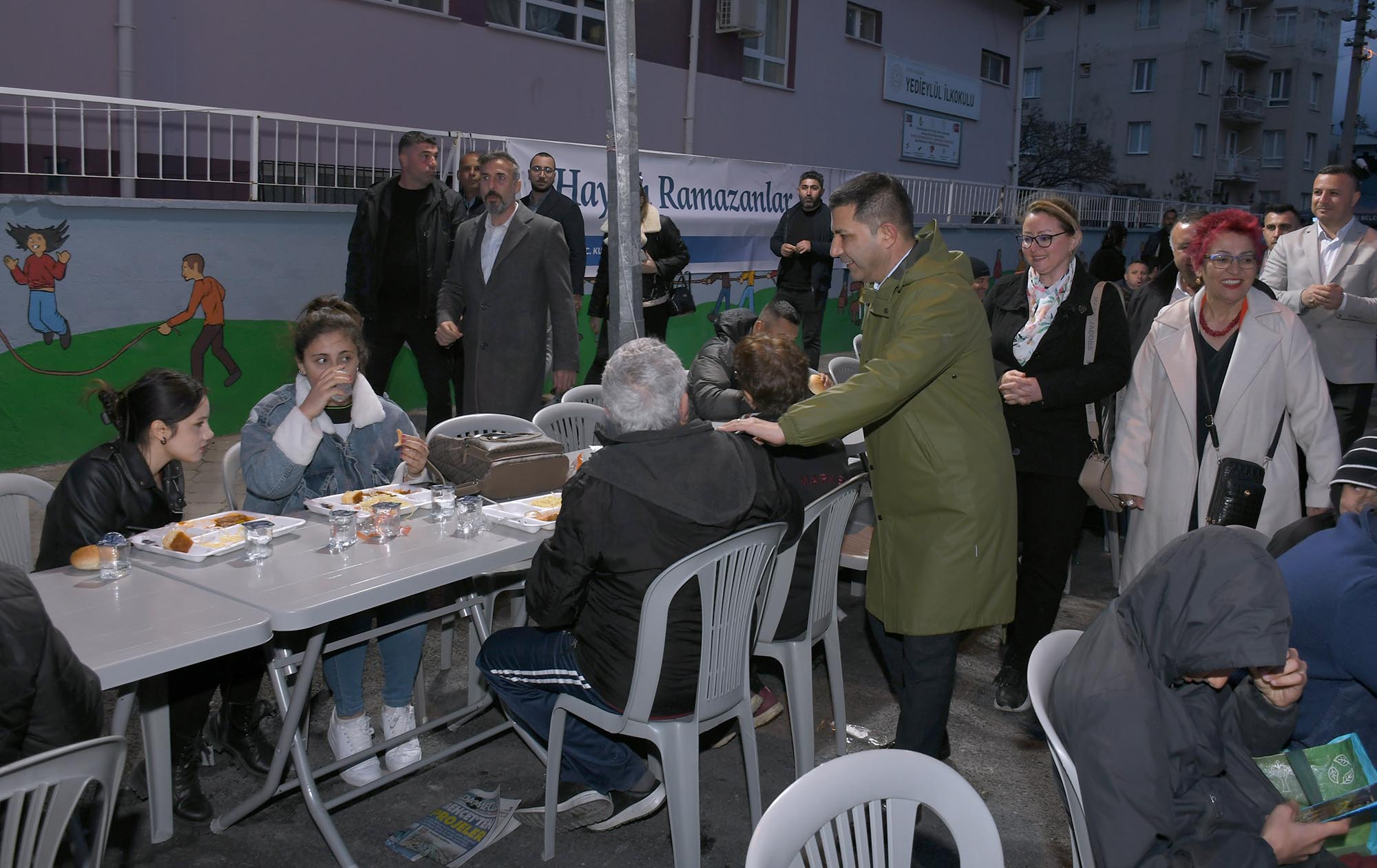 İftar yemeklerinin ikinci adresi Hacıfeyzullah Mahallesi oldu