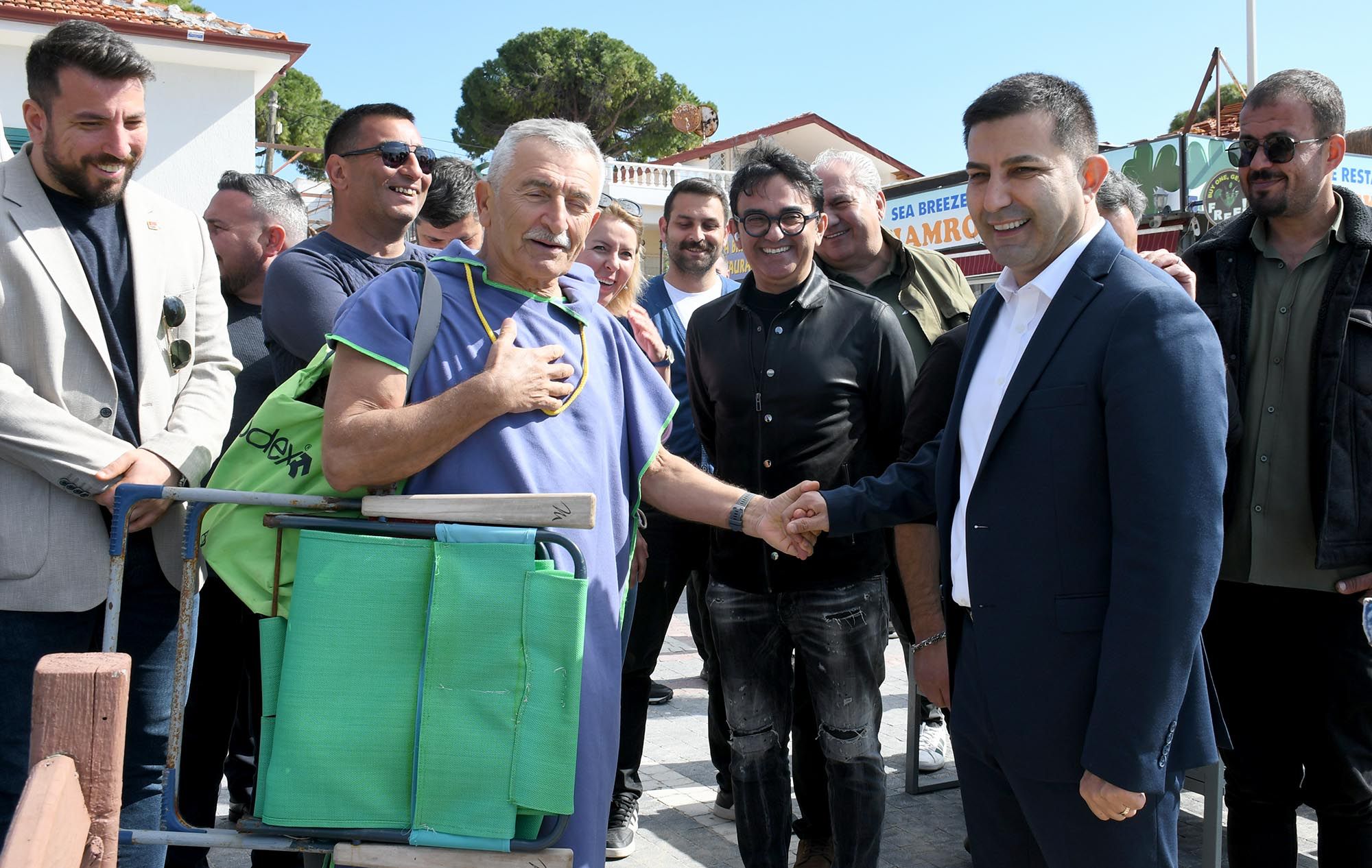 Başkan Ömer Günel’den Kadınlar Denizi Mahallesine müjdeler