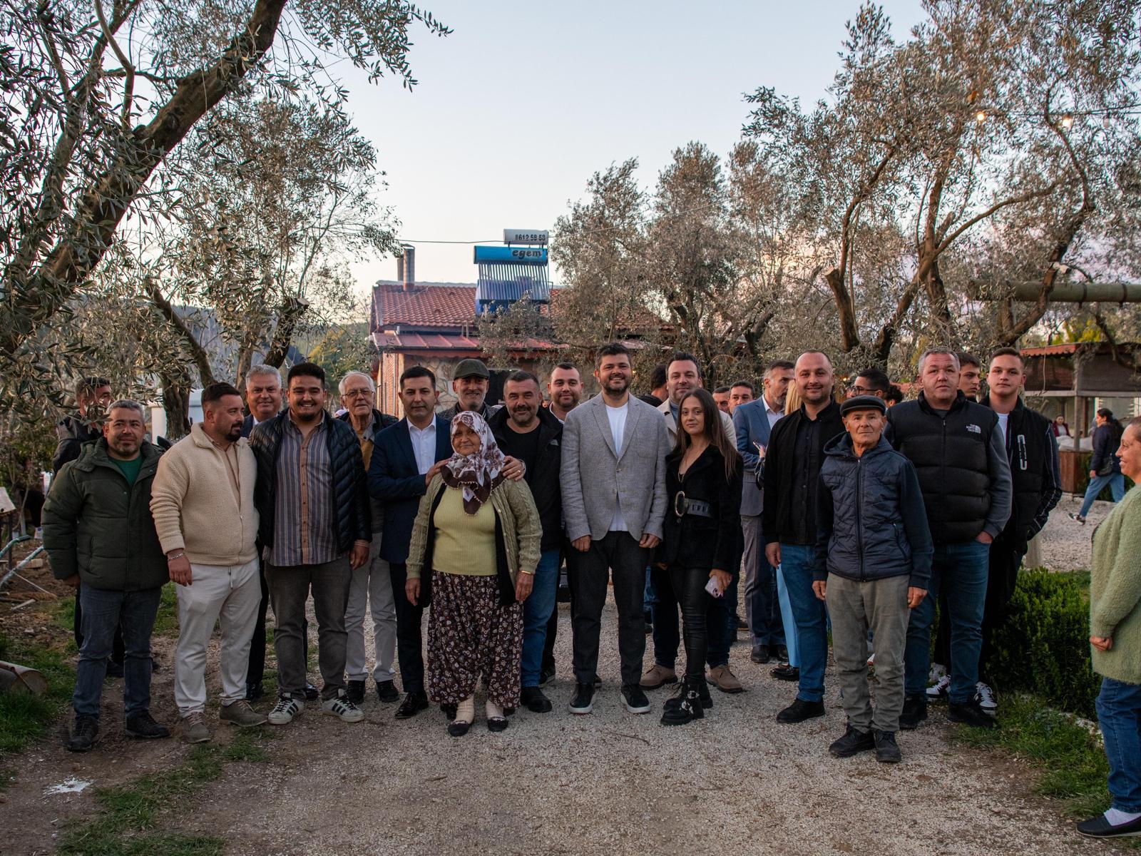 Başkan Ömer Günel, Kirazlılı hemşehrileriyle bir arada