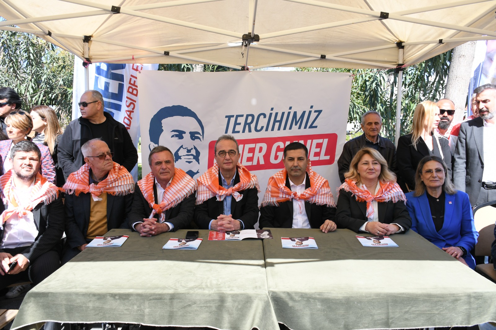 Başkan Ömer Günel'e coşkulu destek