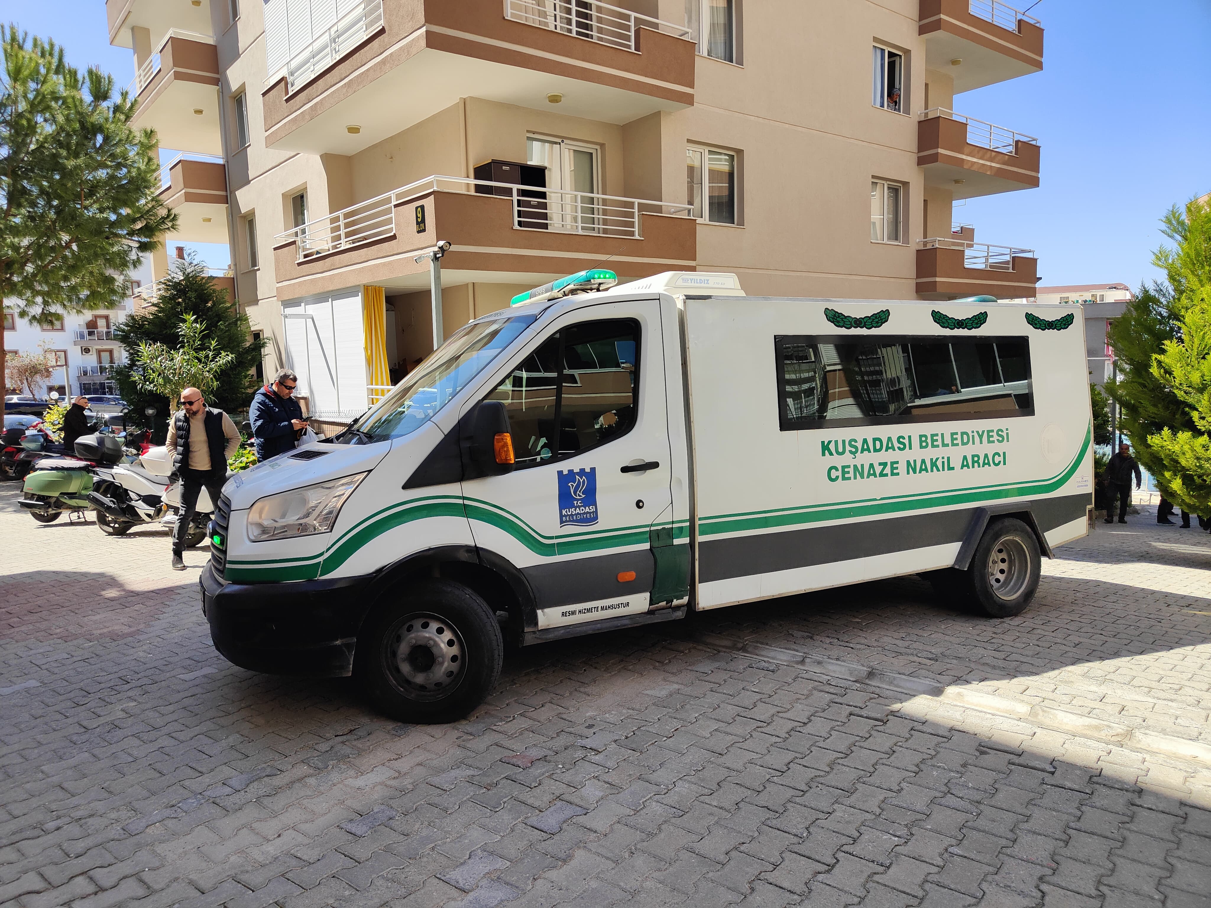 Genç adam ailesiyle yaşadığı evde ölü bulundu