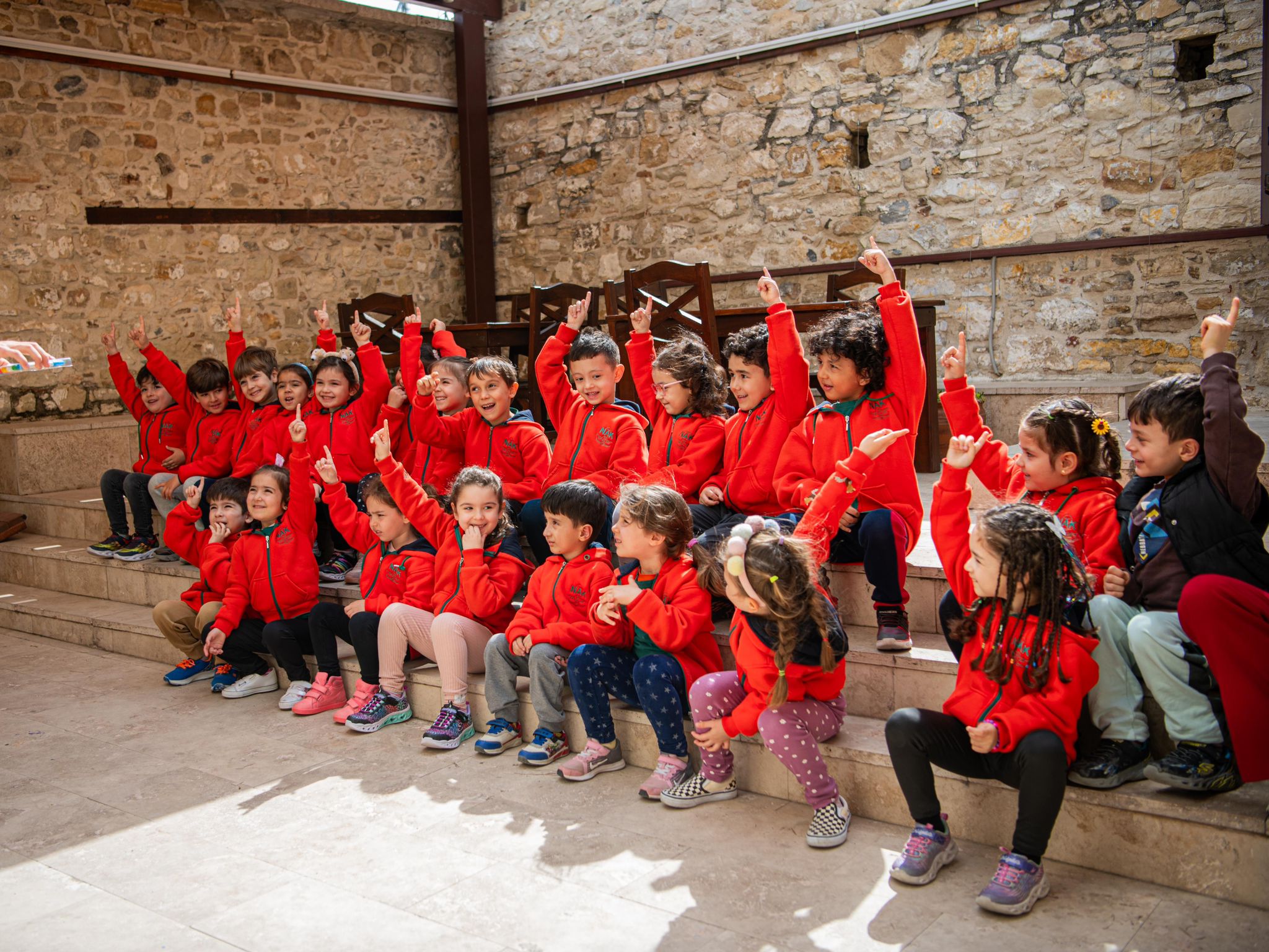 Kuşadalı çocuklar okuma sevgisi kazanıyor