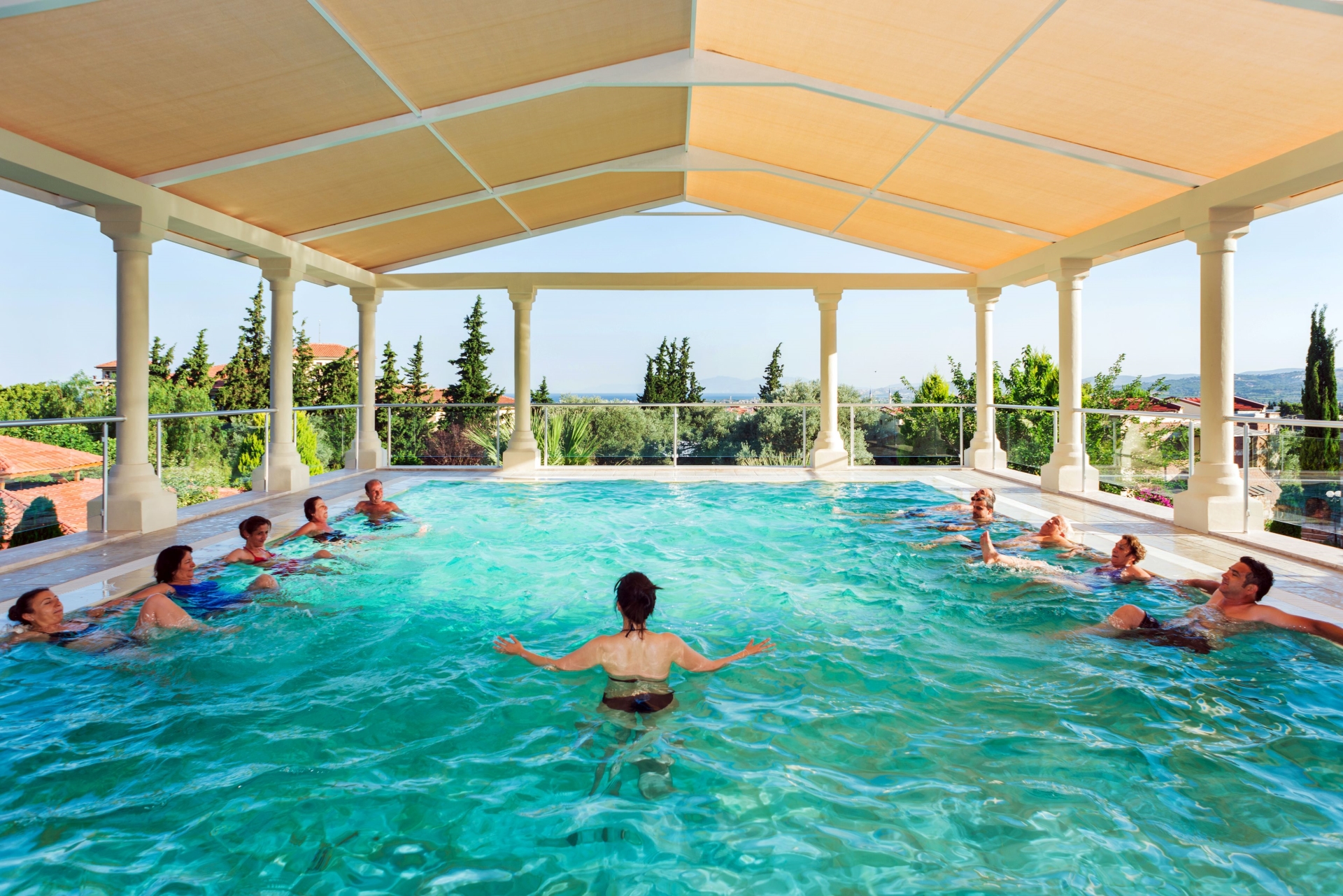 Kuşadası'nda turizm hiç bitmeyecek