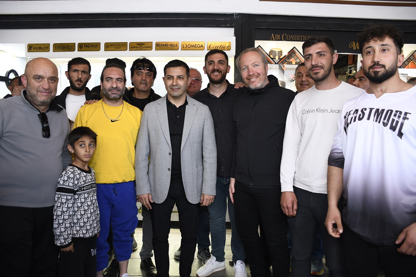 Esnafa kira müjdesinin Başkan Ömer Günel verdi