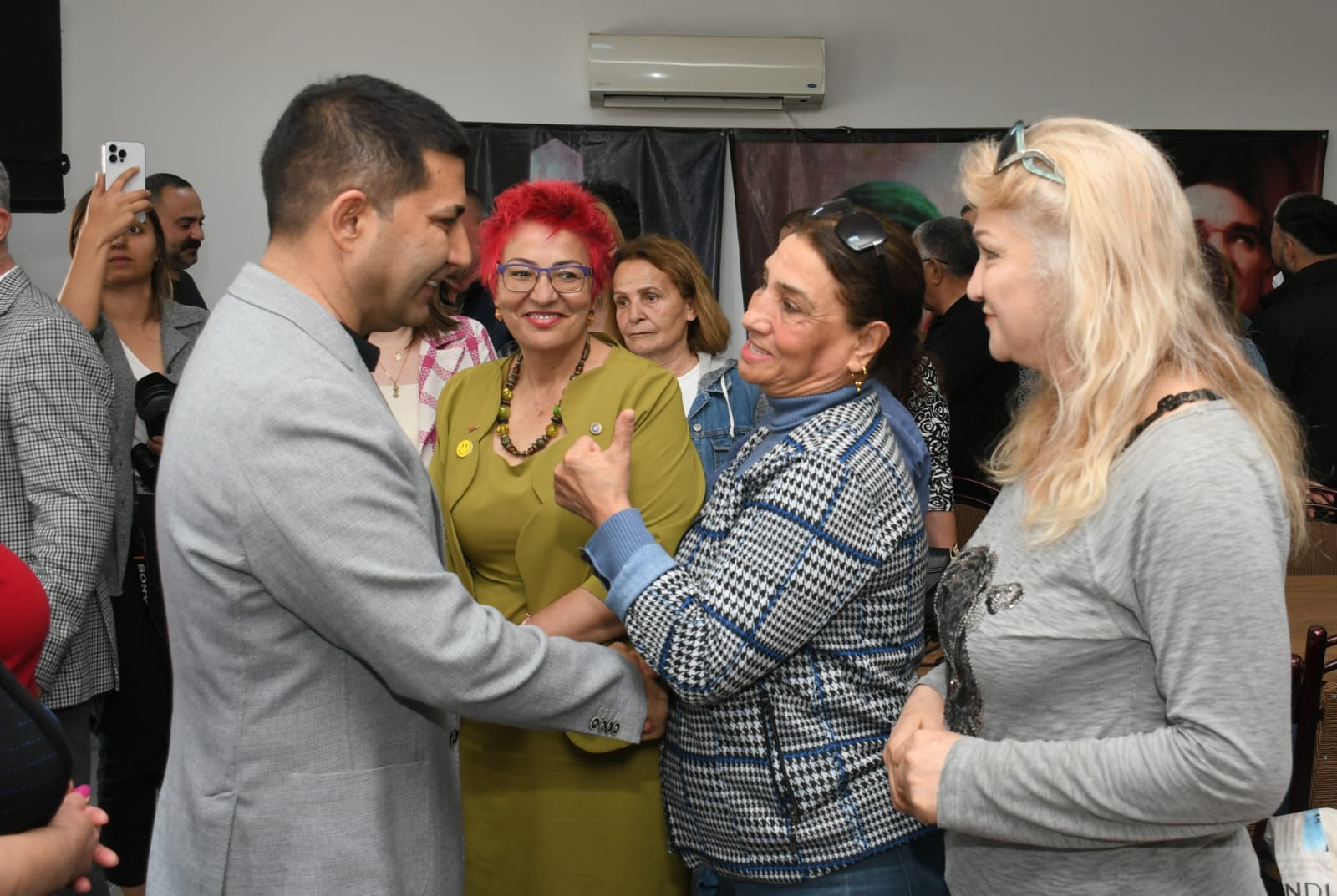 Başkan Ömer Günel Cemevi'ni ziyaret etti