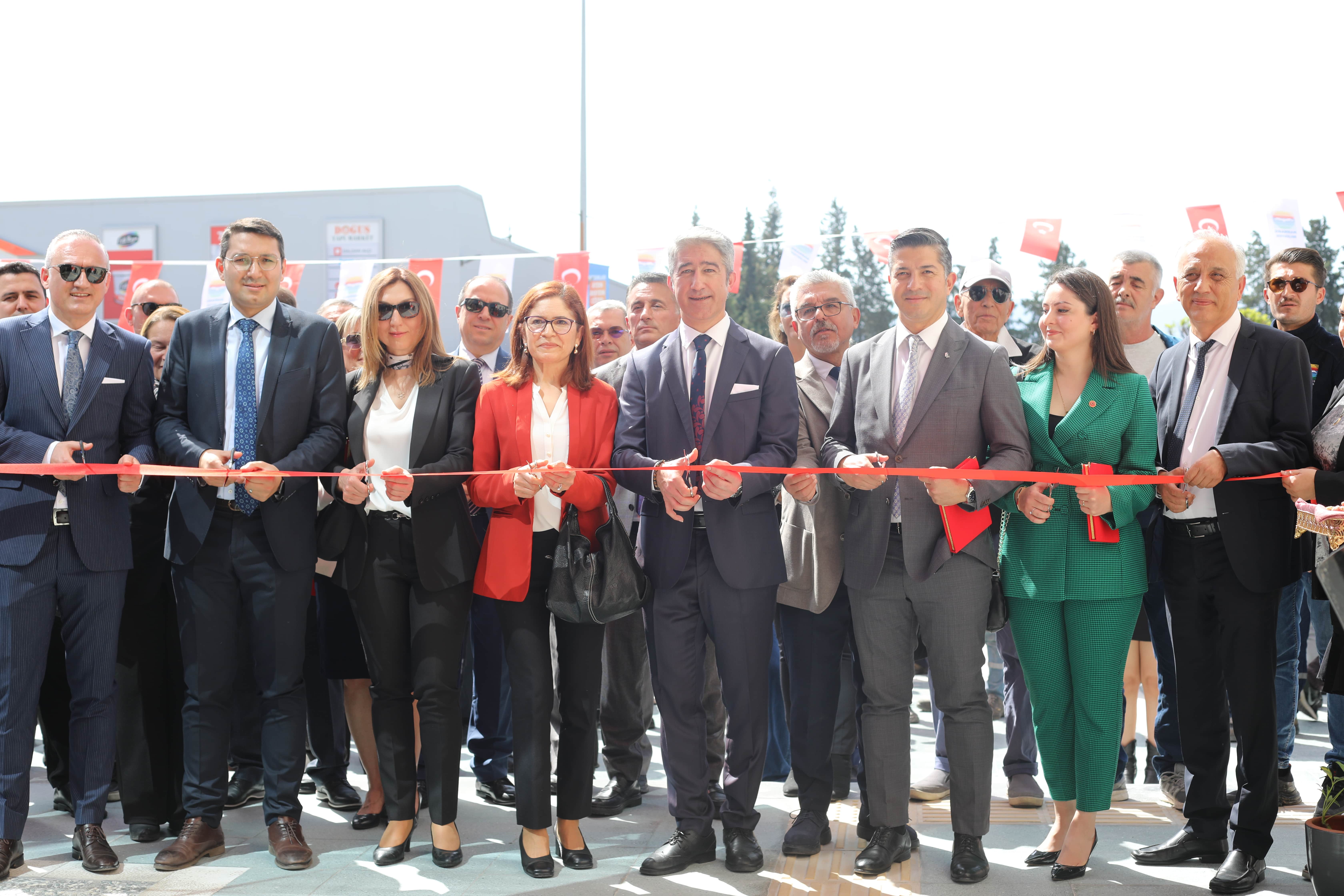 Marmaris yeni belediye hizmet binasına kavuştu